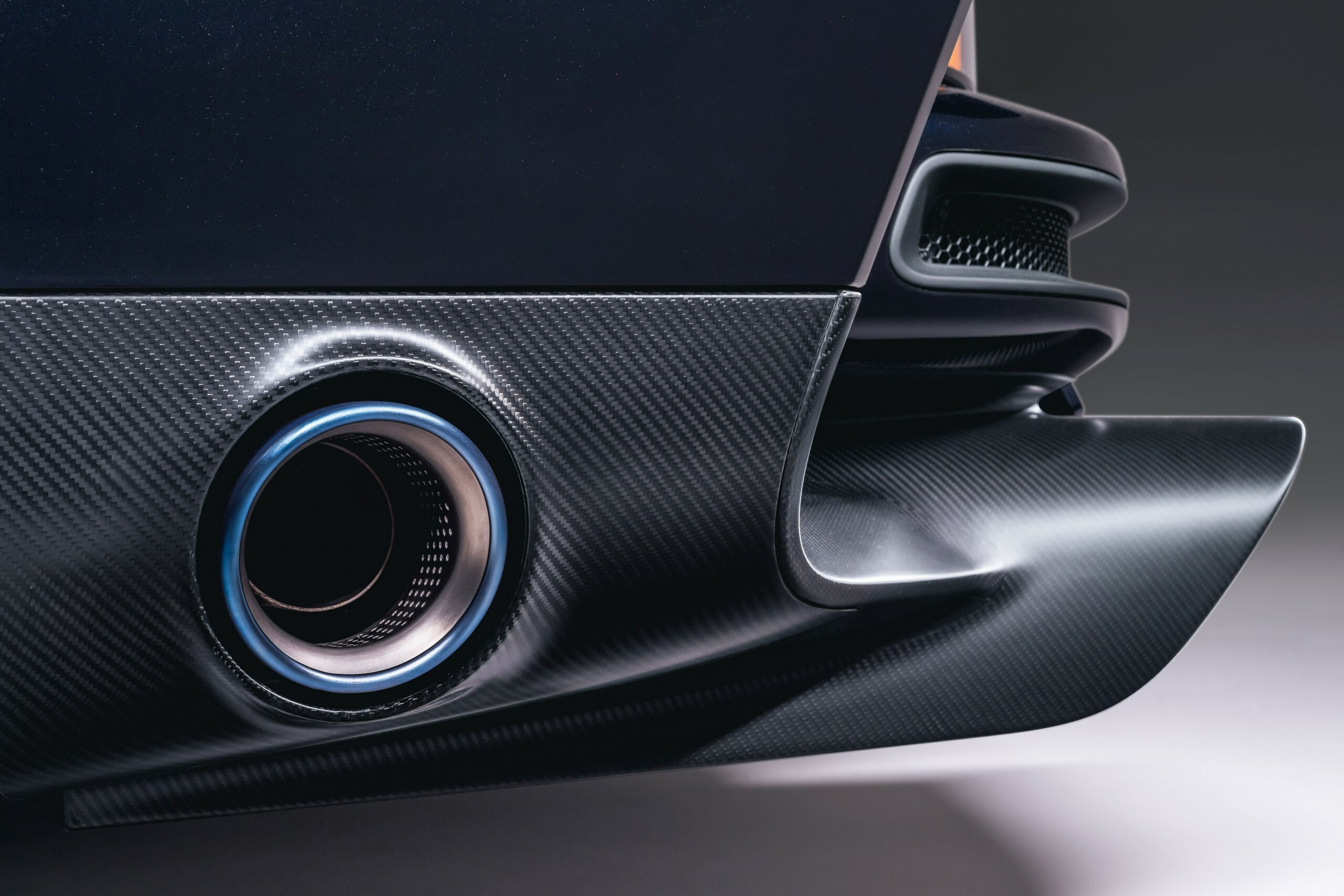 Чаклун робить найдикішу вдову Porsche м'якою