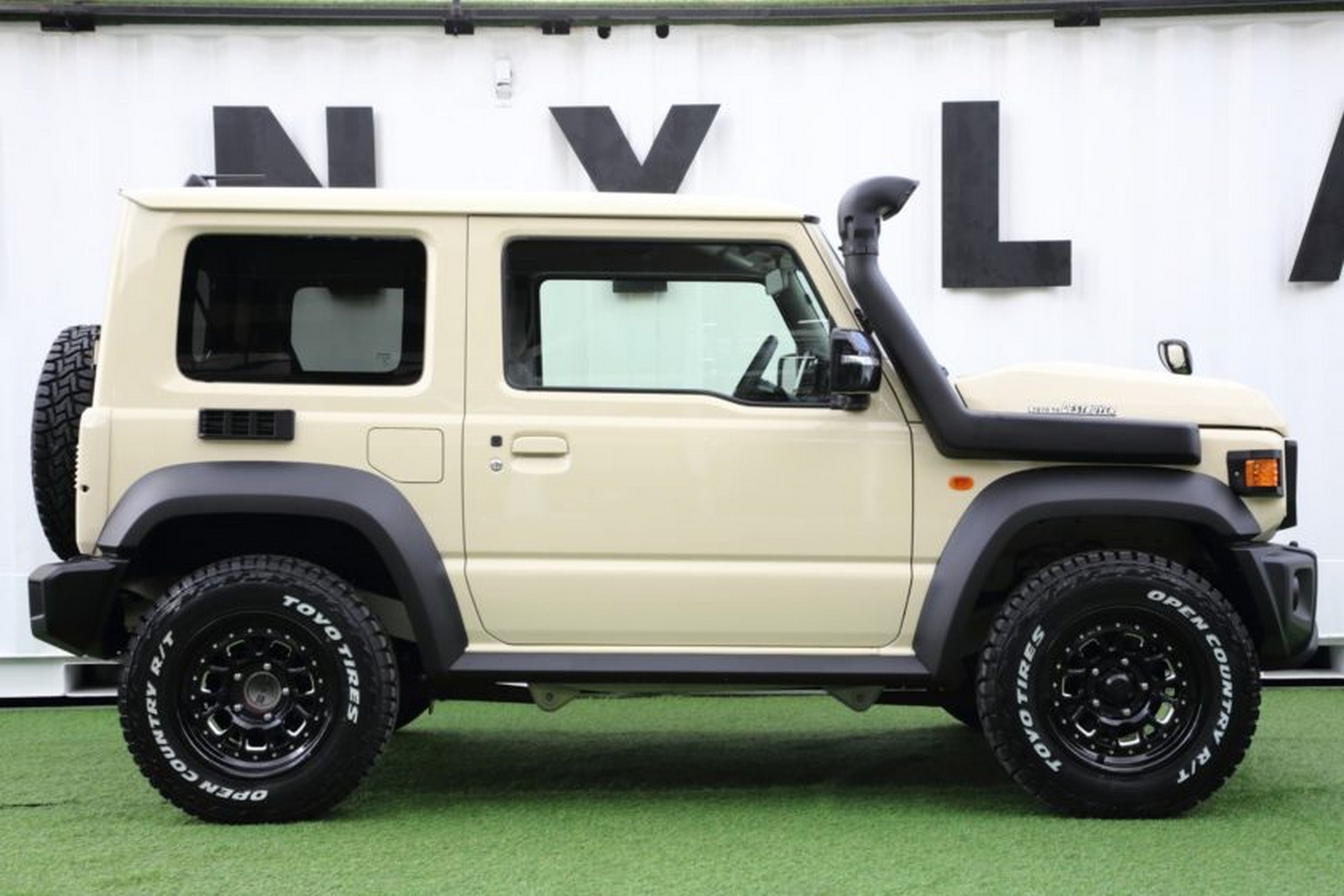 Replika Mini Land Cruiser Seri 70 Ini Harganya Lebih Murah Dari Yang Anda Bayangkan