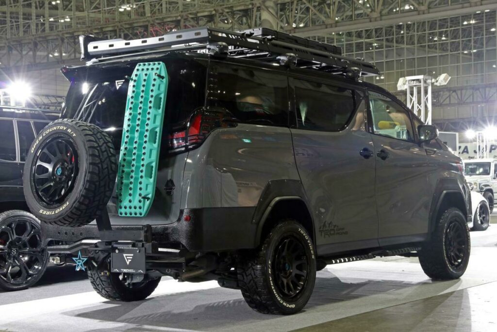  This Toyota Minivan Wants To Be A Land Cruiser