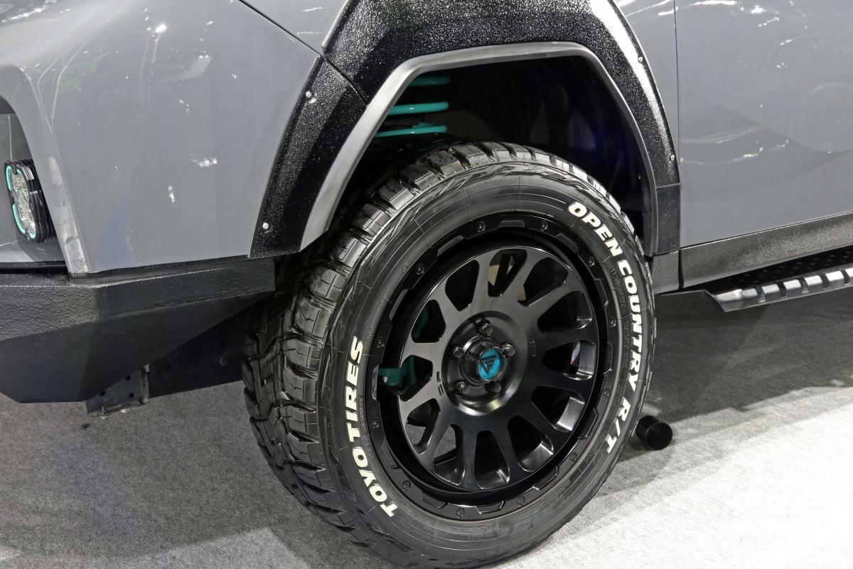 Цей мінівен Toyota хоче стати Land Cruiser