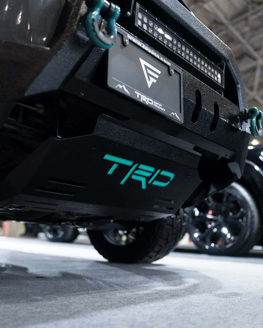 Цей мінівен Toyota хоче стати Land Cruiser