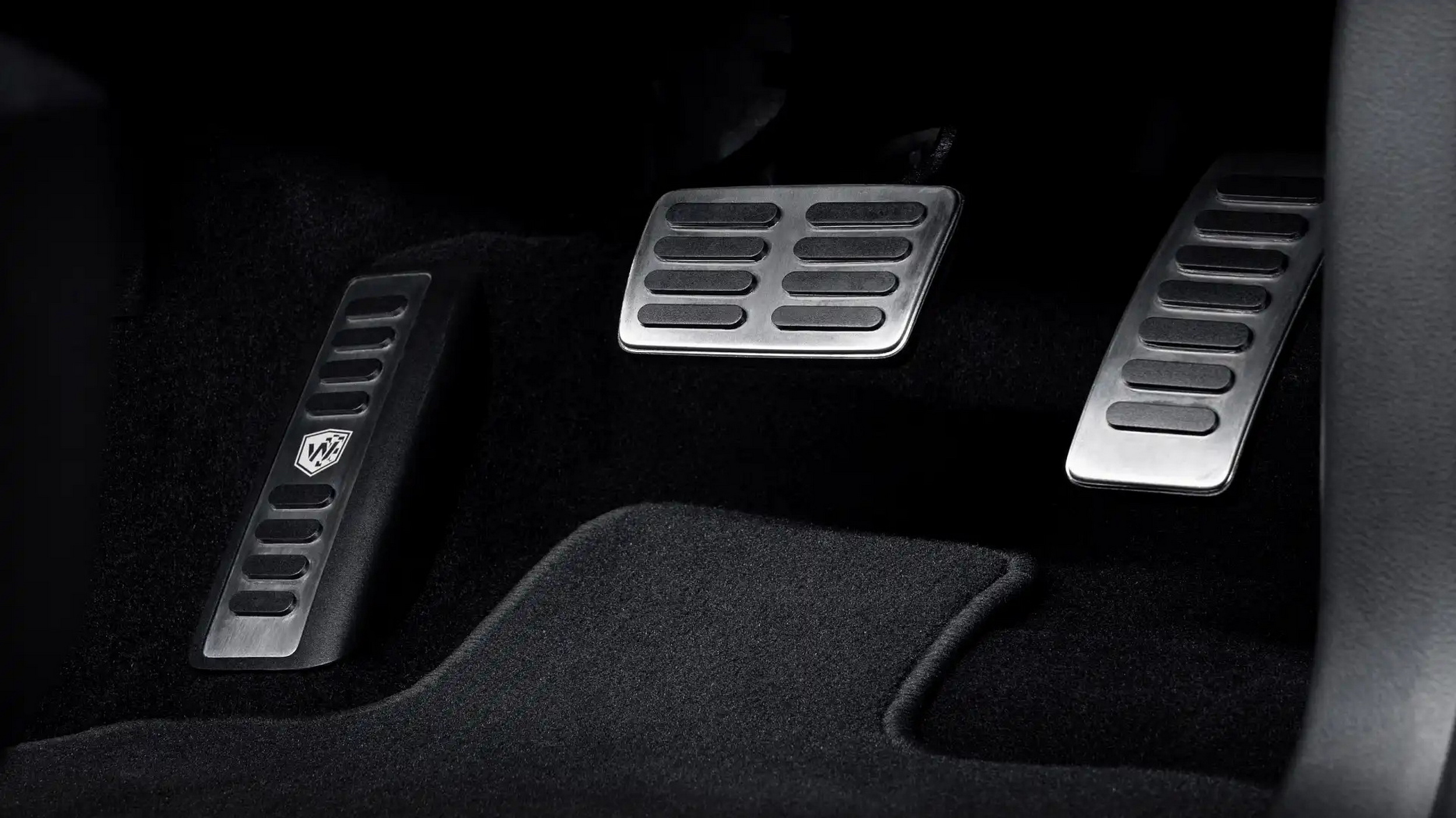 VW створює пікап, який краще проходить повороти, ніж повзе