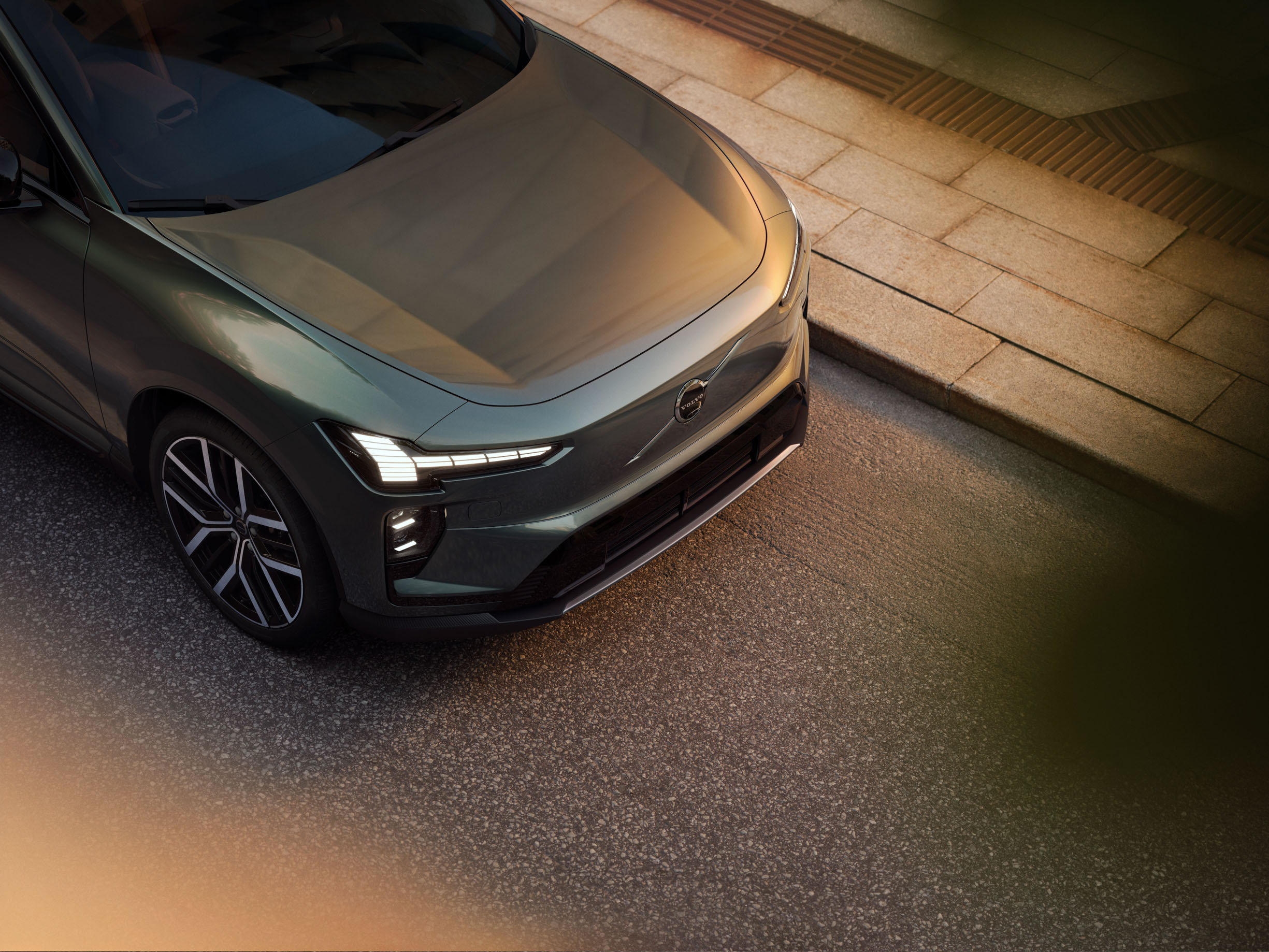 Volvo’s New 400-Mile SUV Has One Feature Tesla Owners Will Be Jealous Of