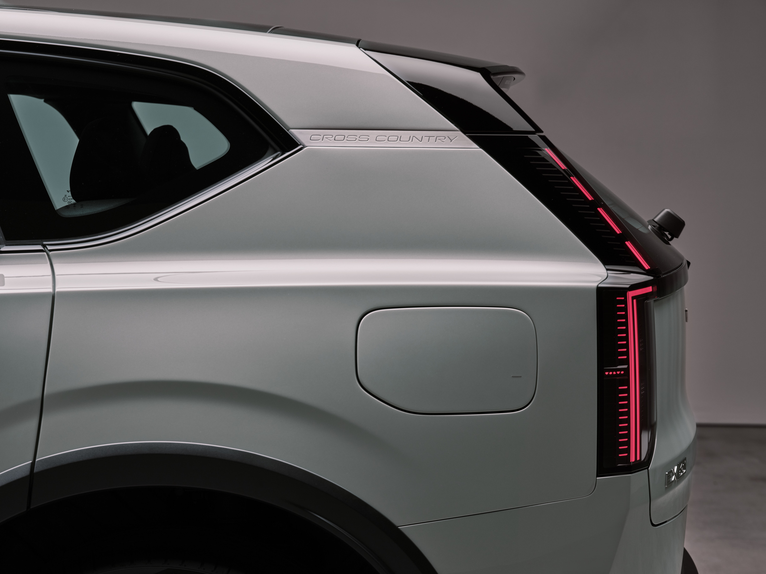 Volvo’s New 400-Mile SUV Has One Feature Tesla Owners Will Be Jealous Of
