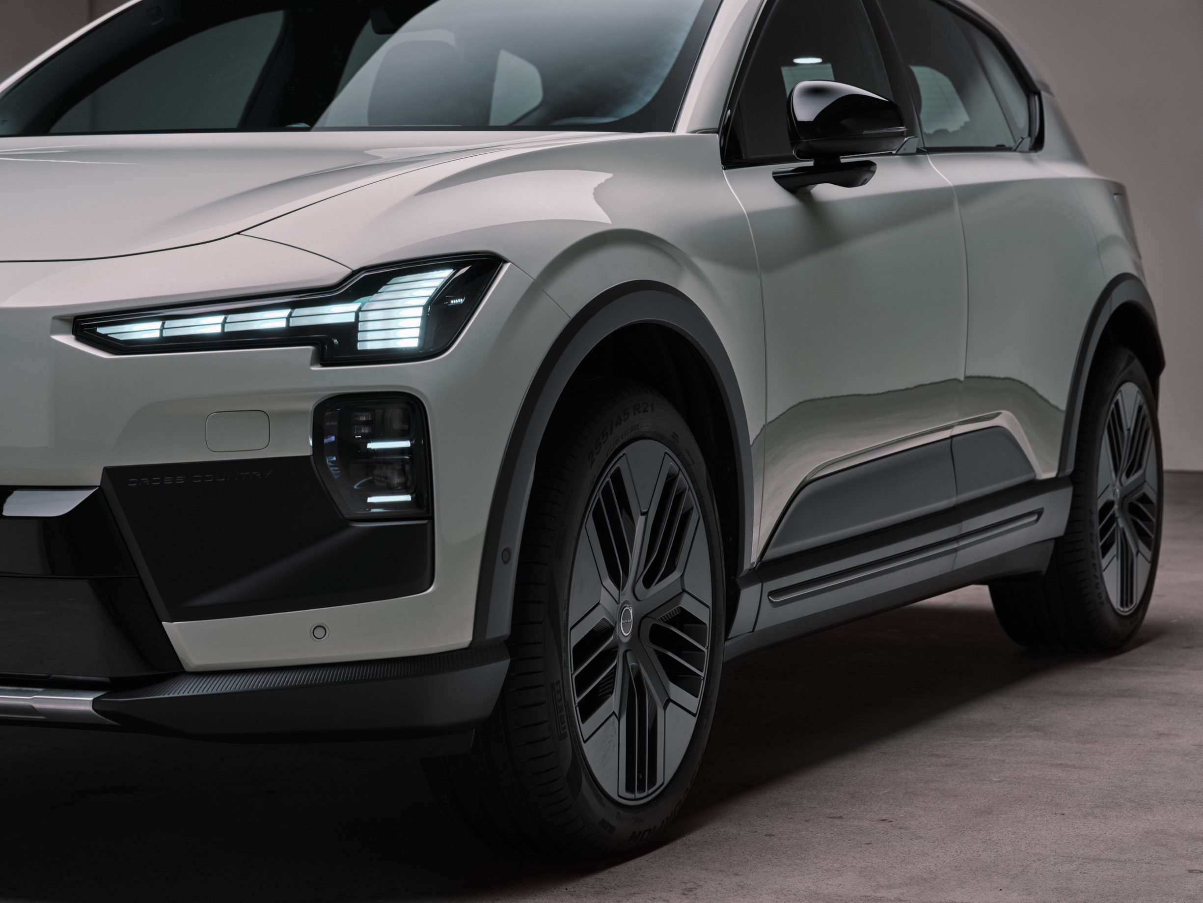Volvo’s New 400-Mile SUV Has One Feature Tesla Owners Will Be Jealous Of