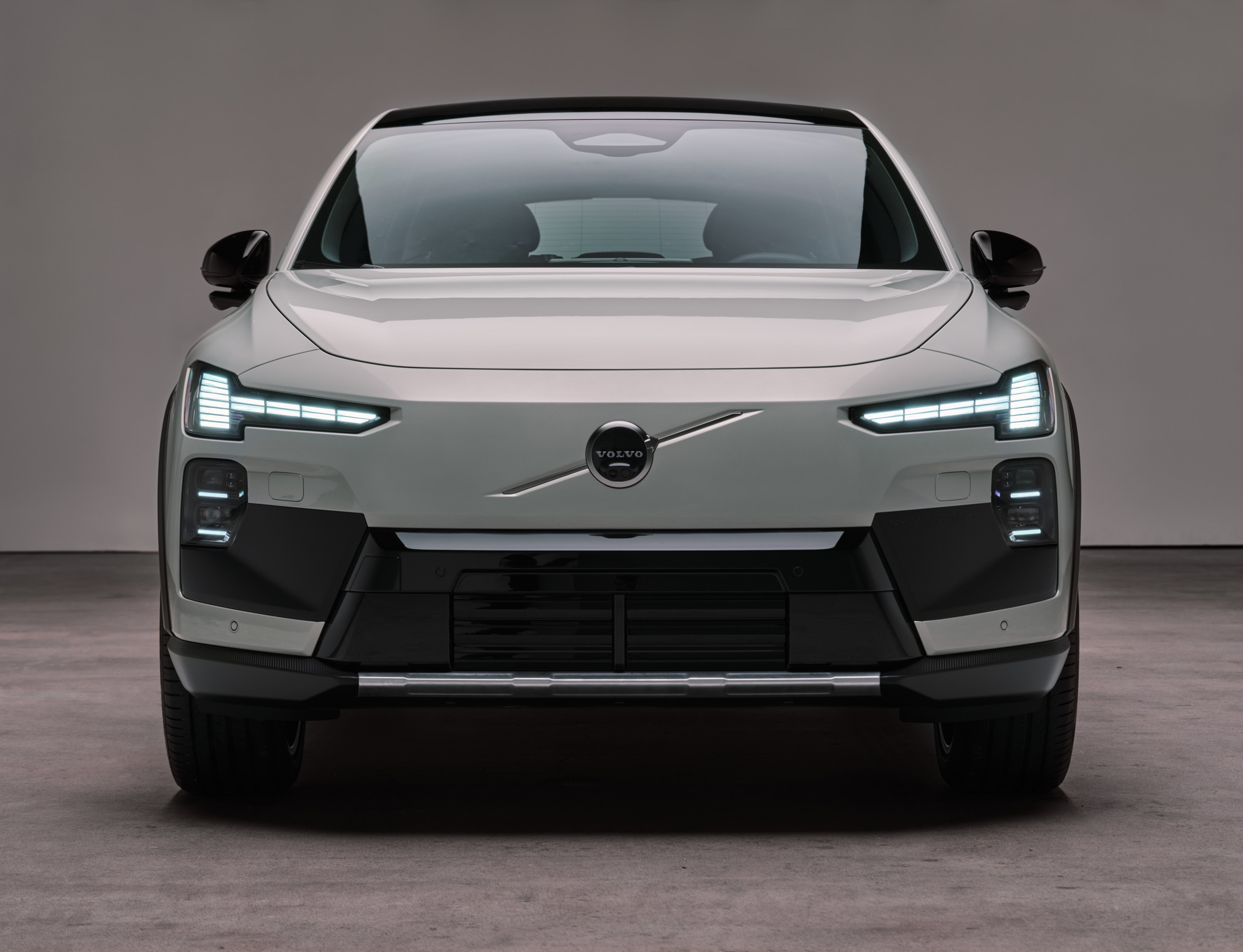 Volvo’s New 400-Mile SUV Has One Feature Tesla Owners Will Be Jealous Of