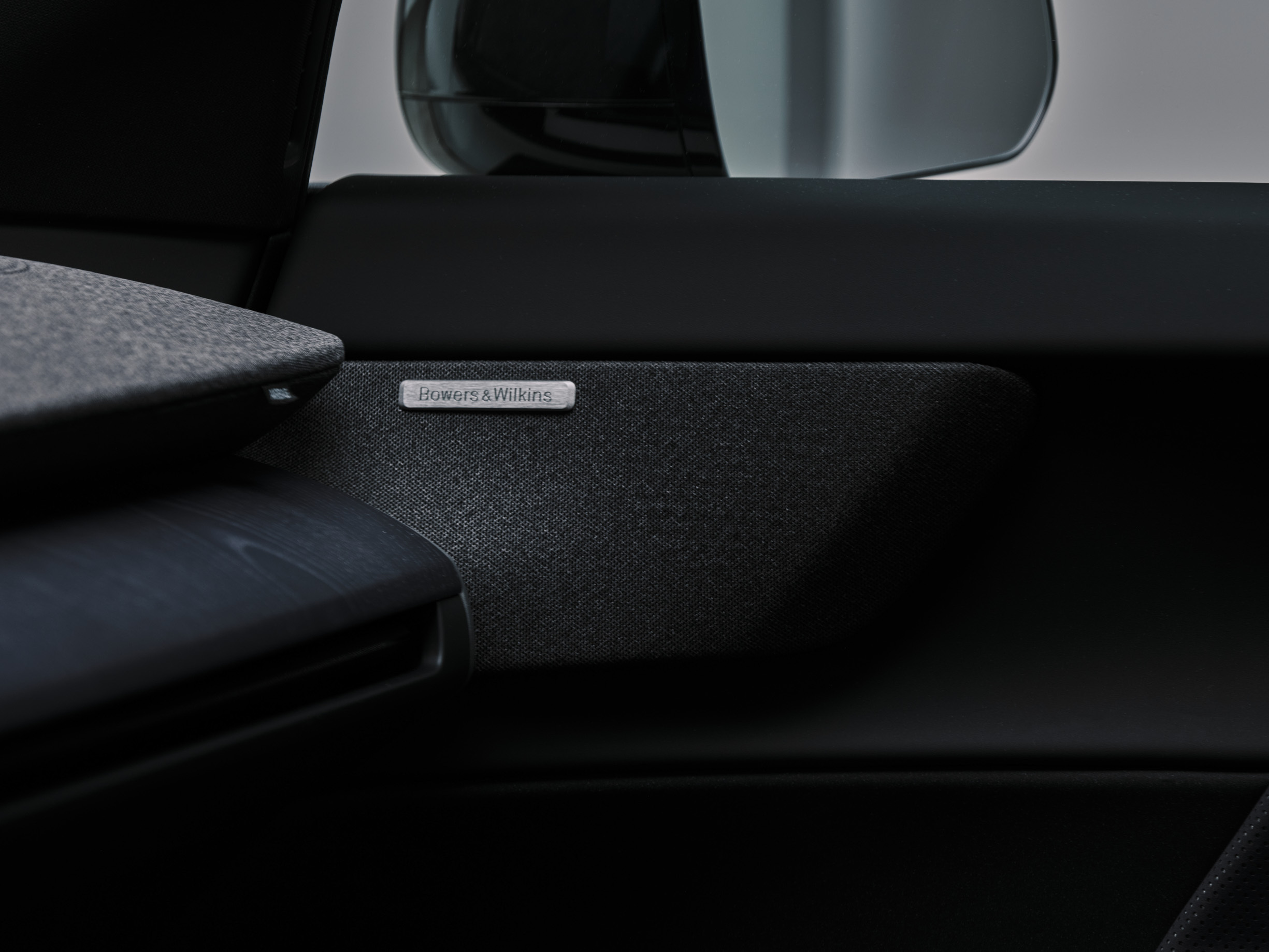 Volvo’s New 400-Mile SUV Has One Feature Tesla Owners Will Be Jealous Of