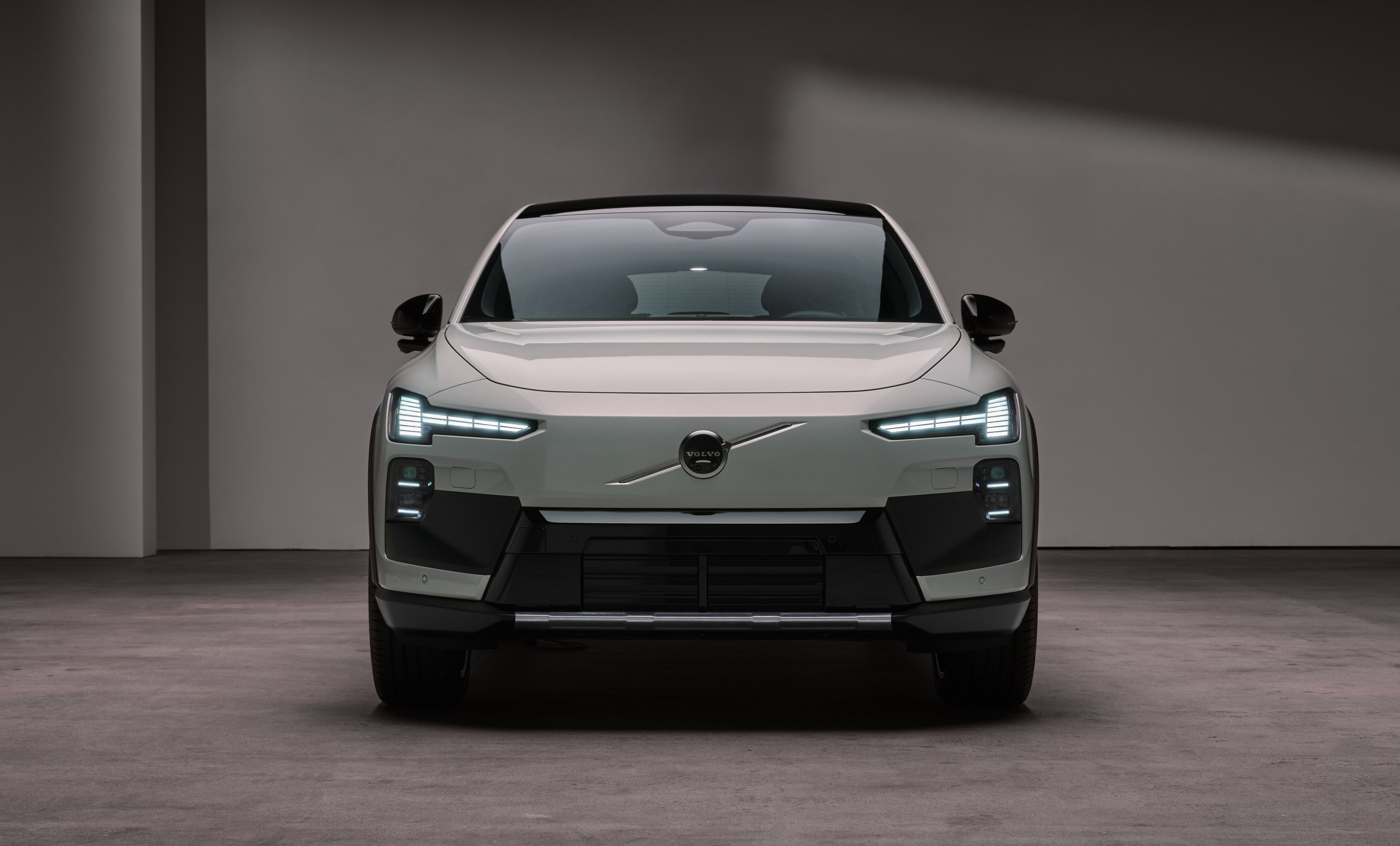Volvo’s New 400-Mile SUV Has One Feature Tesla Owners Will Be Jealous Of