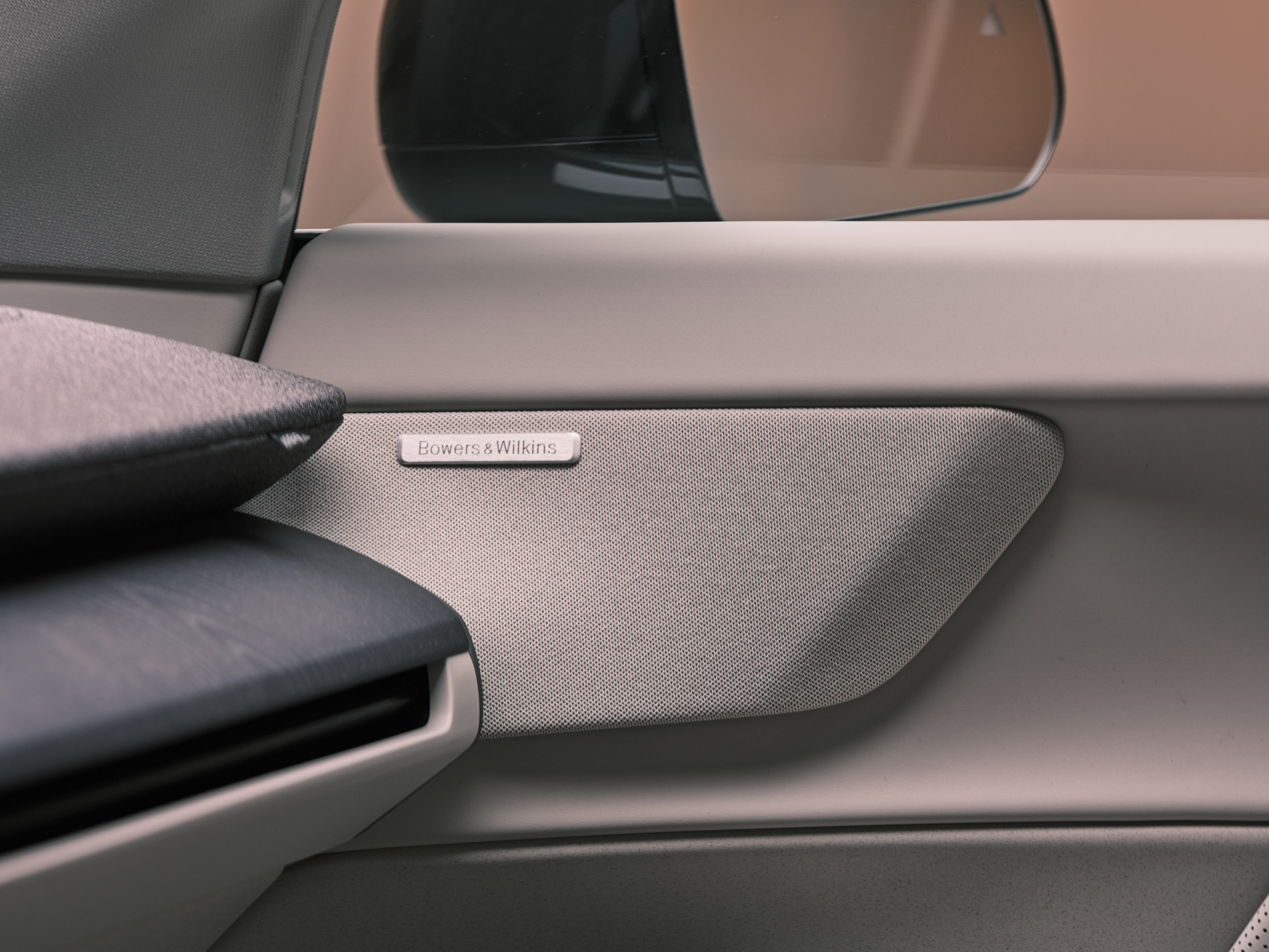 Volvo’s New 400-Mile SUV Has One Feature Tesla Owners Will Be Jealous Of