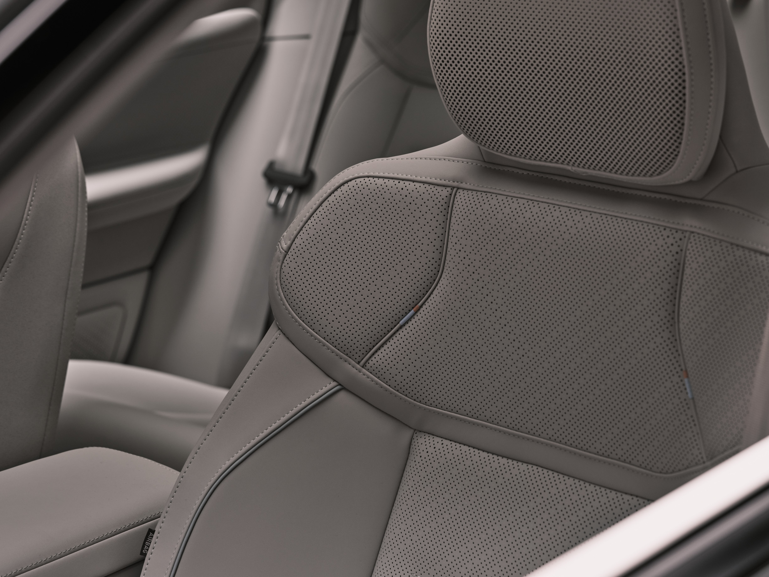 Volvo’s New 400-Mile SUV Has One Feature Tesla Owners Will Be Jealous Of