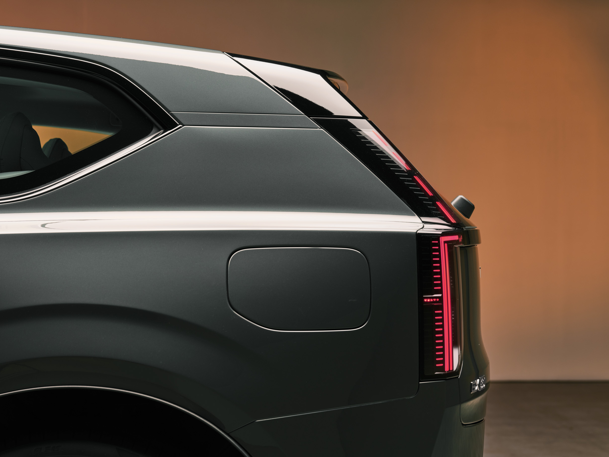 Volvo’s New 400-Mile SUV Has One Feature Tesla Owners Will Be Jealous Of