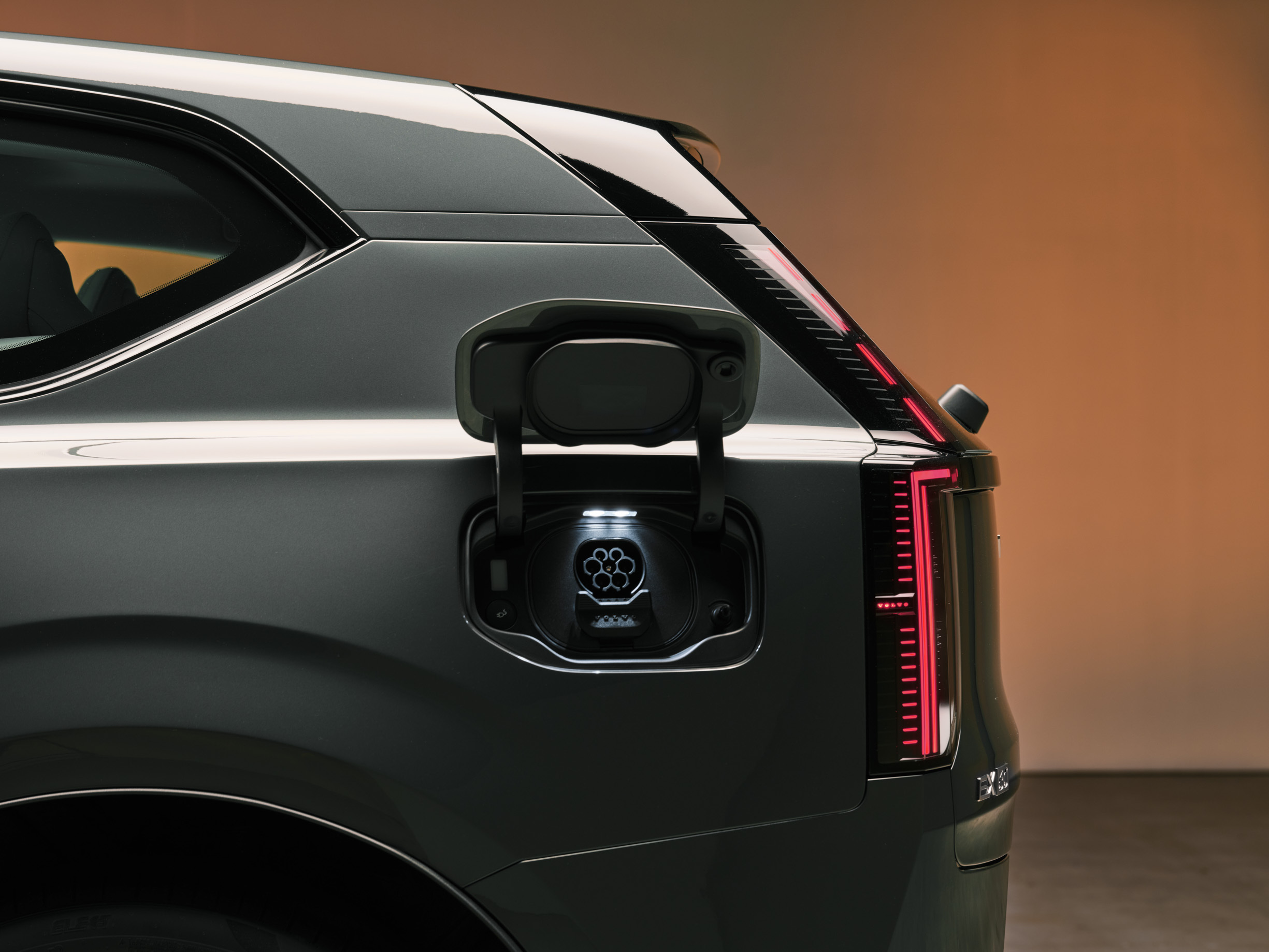 Volvo’s New 400-Mile SUV Has One Feature Tesla Owners Will Be Jealous Of