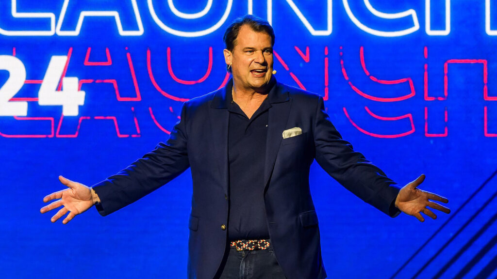  Trump Shrugs Off A Trade Deal Farley Says Ford Cannot Live Without