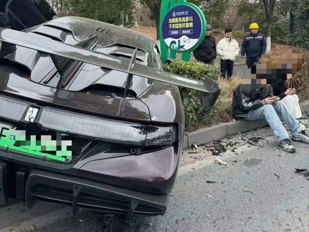  Yangwang’s Jumping U9 Hypercar Couldn’t Jump Its Way Out Of This Collision