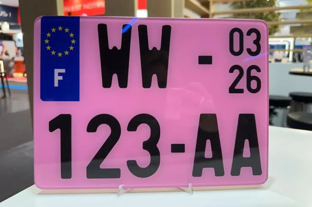  These New Pink License Plates In France Aren&rsquo;t For Show, They&rsquo;re A Warning Sign
