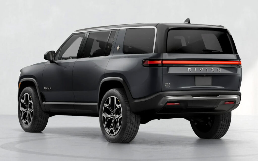  This Rivian R1S Parking Incident Triggered A $54,000 Repair Bill