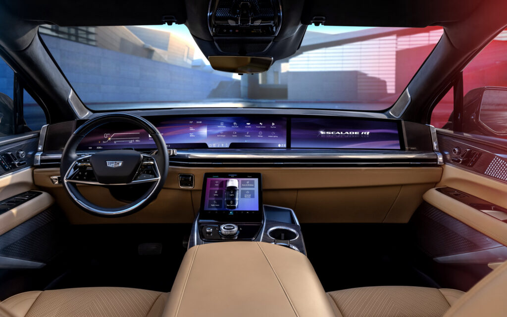  Cadillac&rsquo;s Electric Escalade Learns A Hard Lesson From Its Loudmouth V8 Sibling