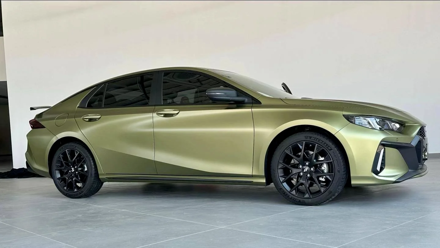 2026 Dodge Attitude GT Green Hornet Mexico - 3