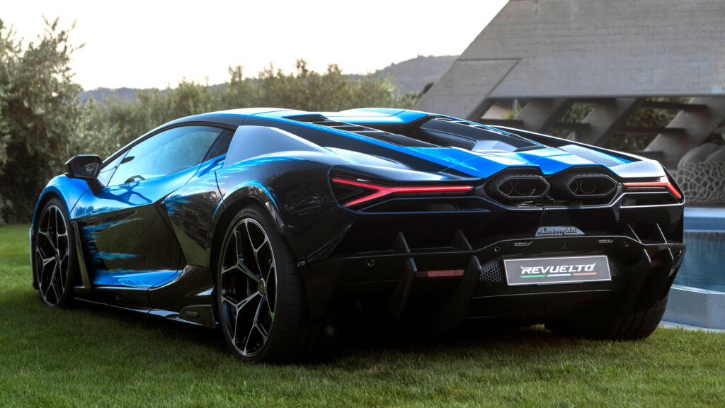Lamborghini Revuelto