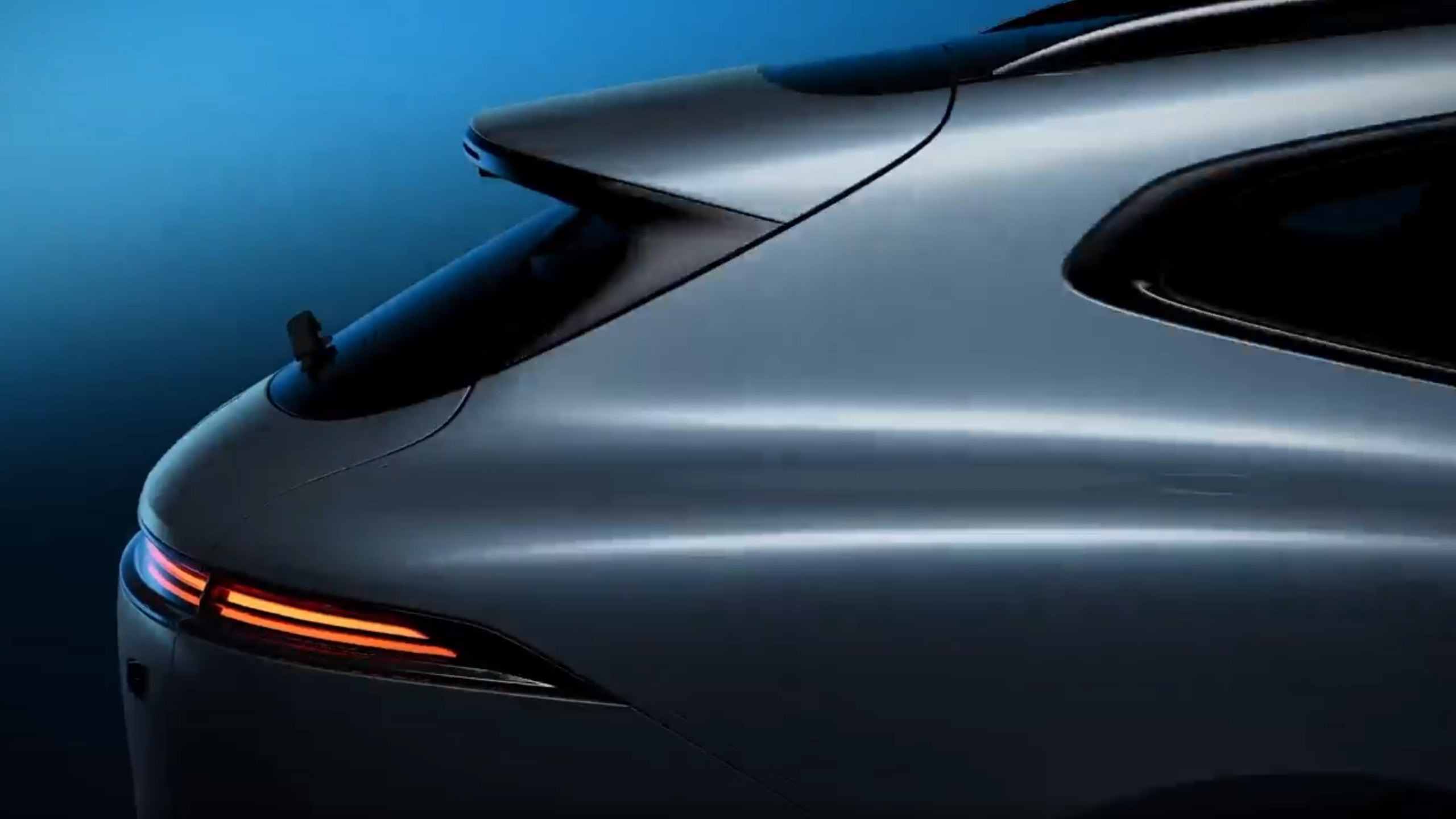 This Sleek New Wagon Hides Huawei’s Smartest Tech Inside