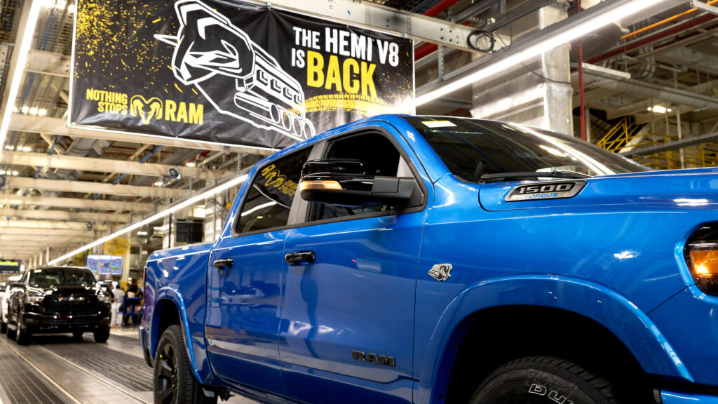  $0 Bonus Leaves Furious Stellantis Workers Feeling ‘Screwed’