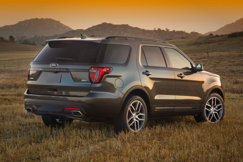  Law Enforcement&rsquo;s Favorite Ford Has A Major Suspension Problem