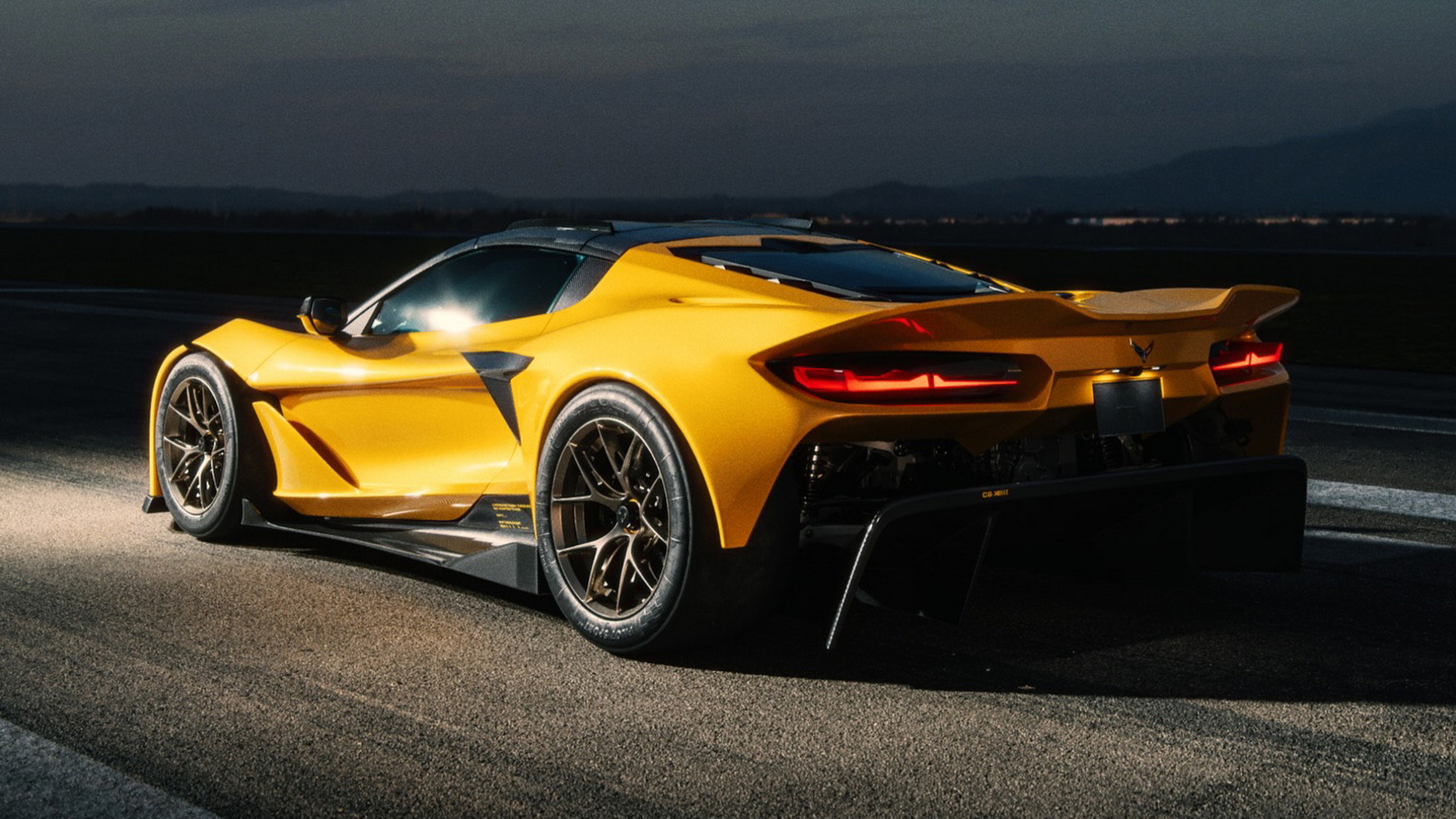 Corvette C8 починався як суперкар, цей C8-X підштовхує його до гіперкарів