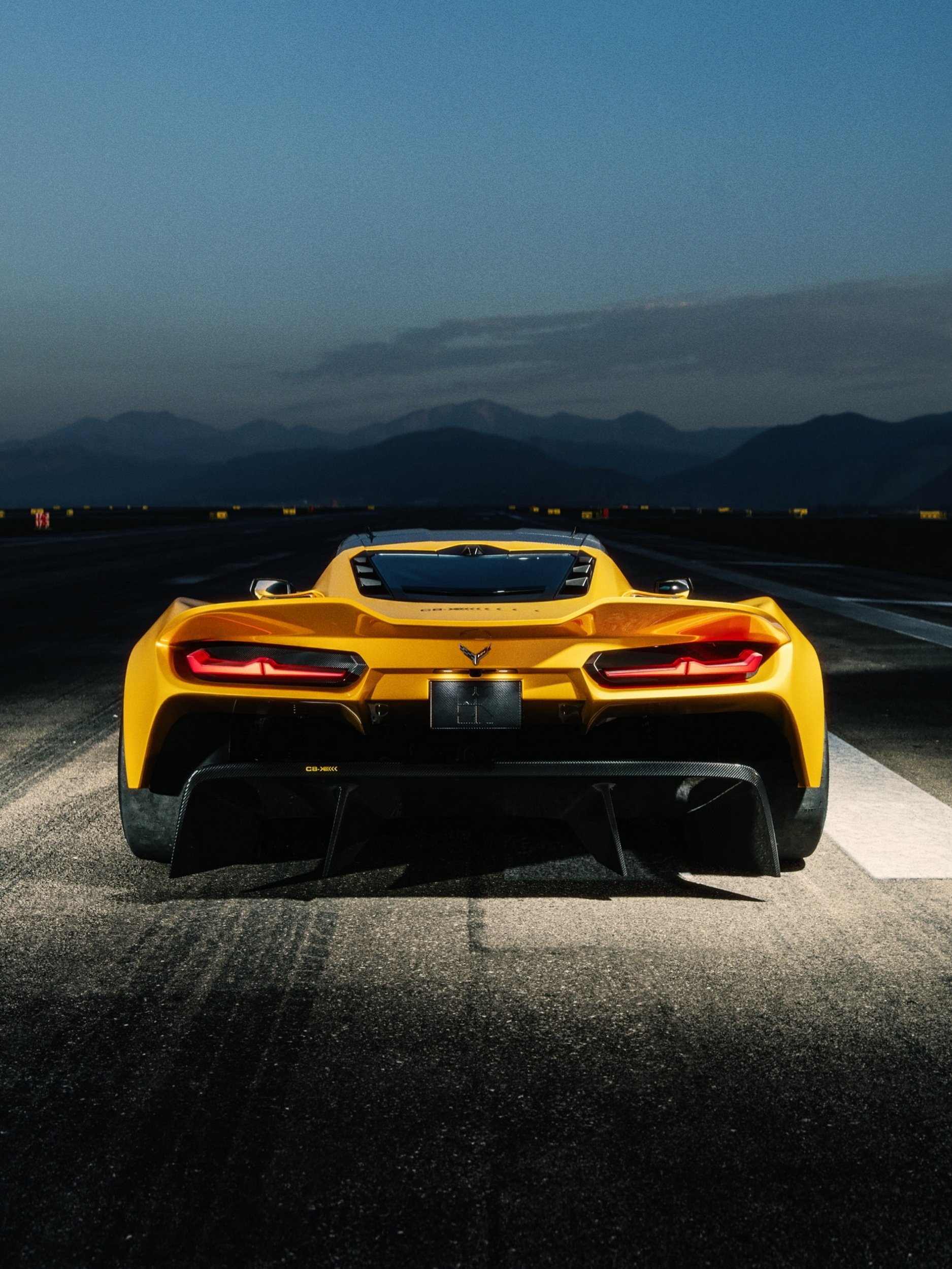 Corvette C8 починався як суперкар, цей C8-X підштовхує його до гіперкарів