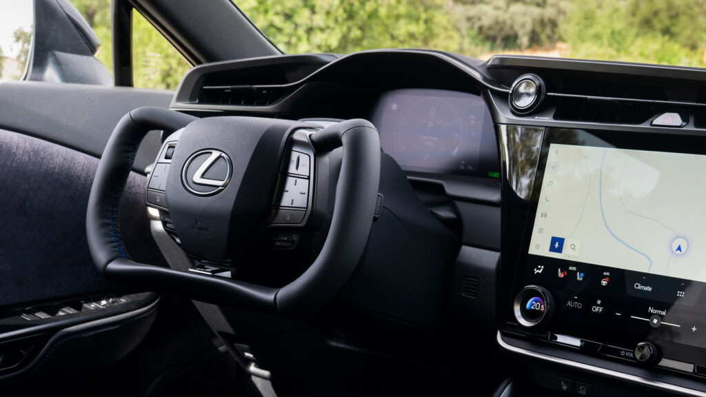  Yoke&rsquo;s Over, Say Chinese Lawmakers