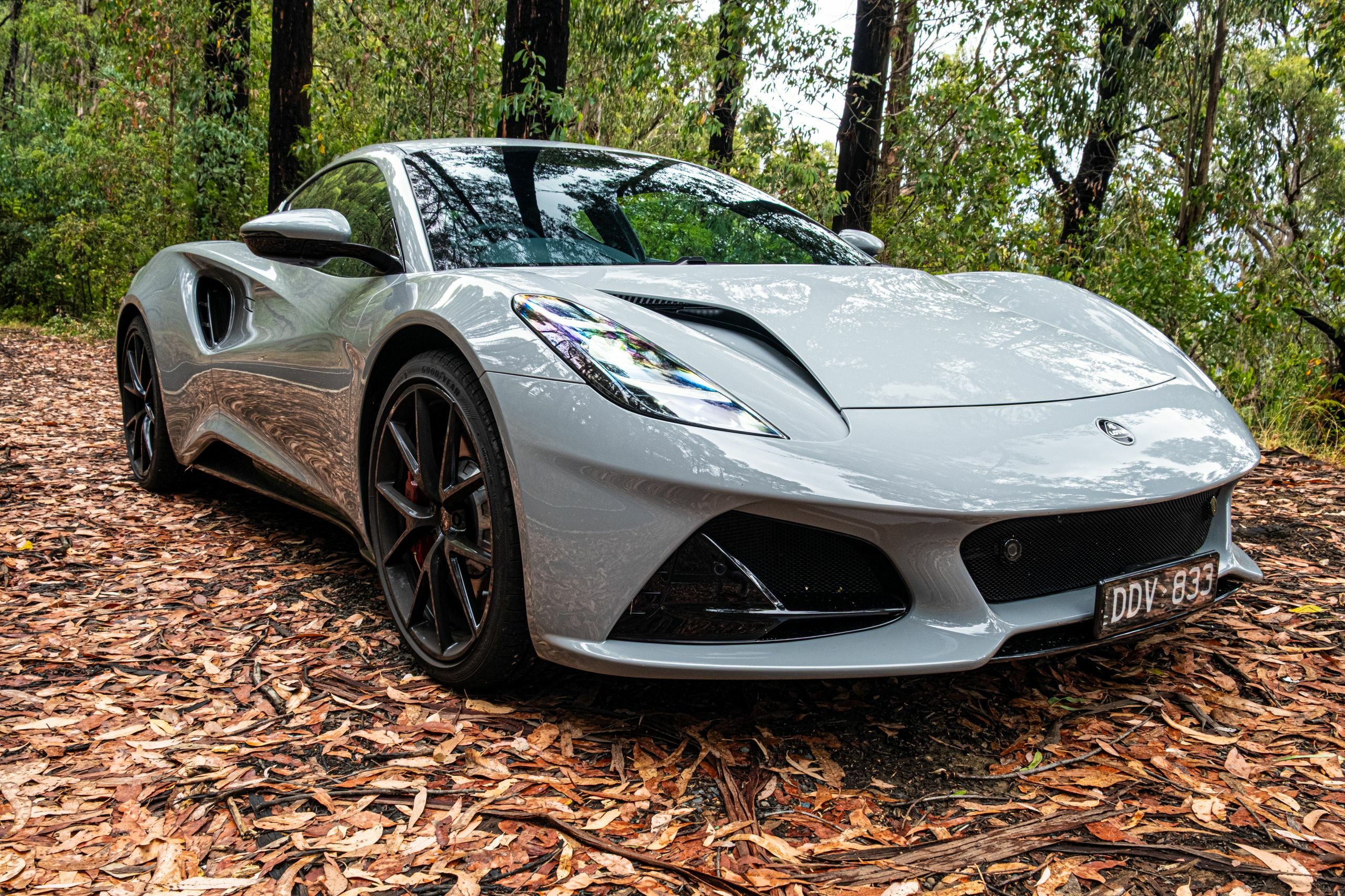 The 2026 Lotus Emira Turbo SE Feels Like An AMG Experiment, But It’s Not | Review