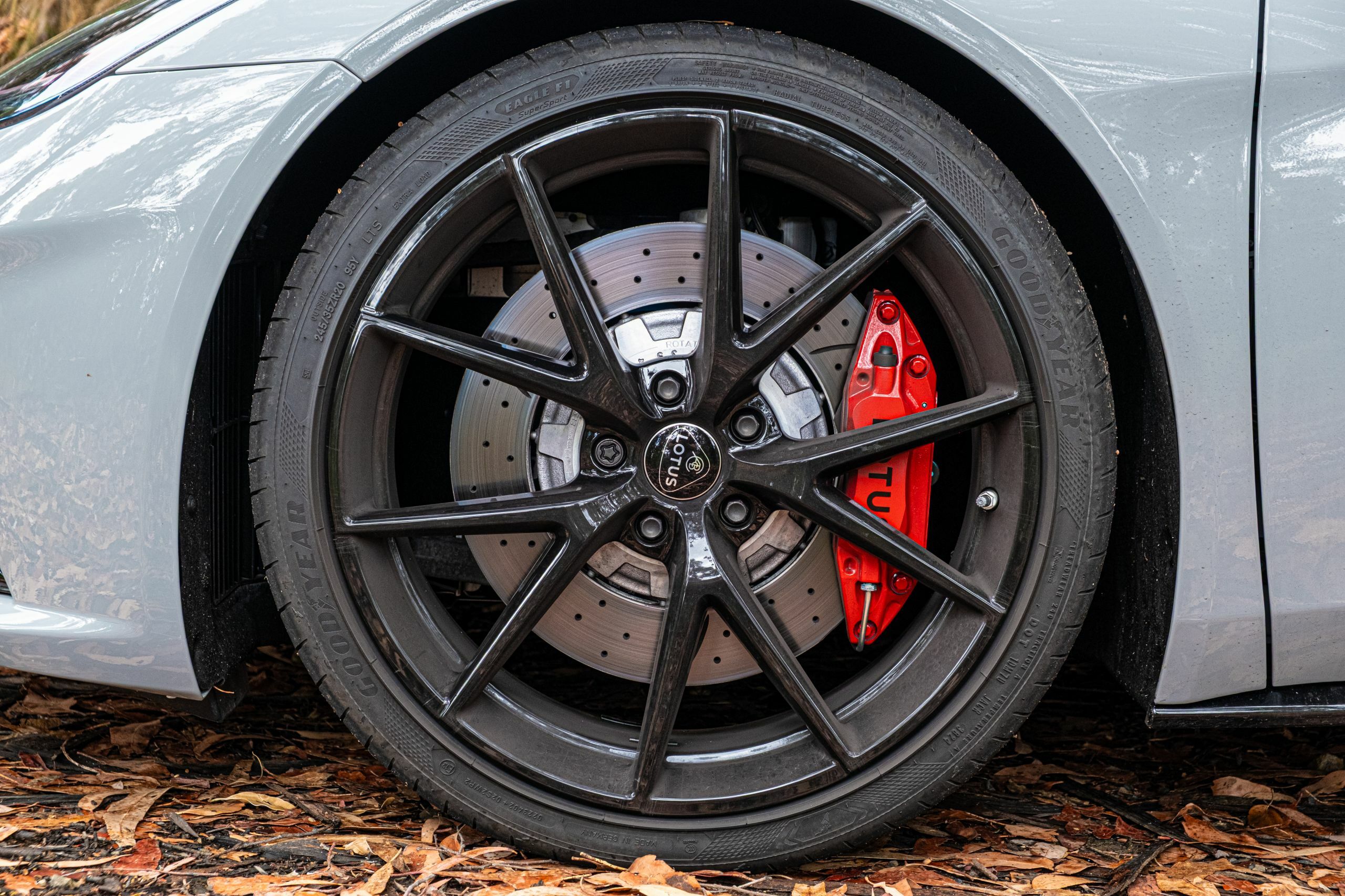 The 2026 Lotus Emira Turbo SE Feels Like An AMG Experiment, But It’s Not | Review