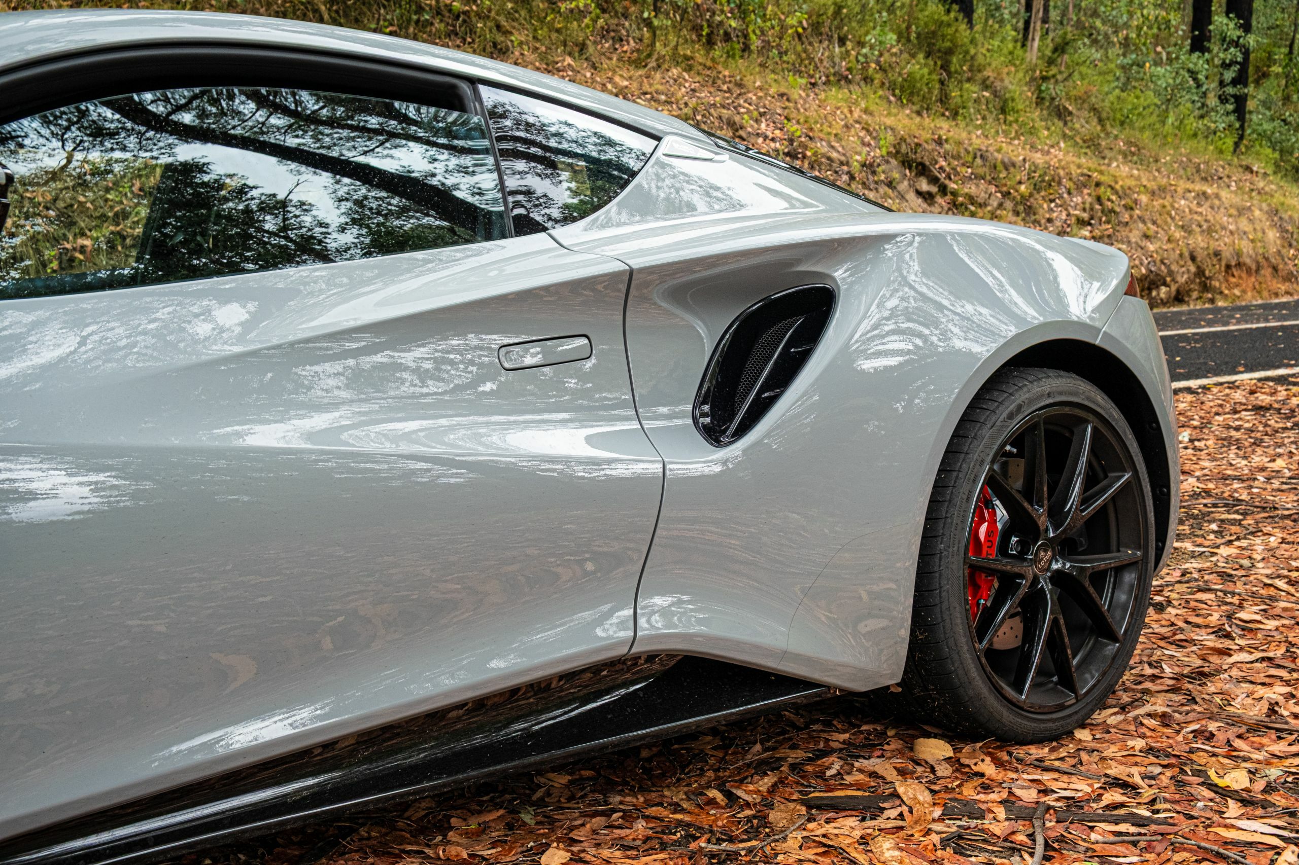 The 2026 Lotus Emira Turbo SE Feels Like An AMG Experiment, But It’s Not | Review
