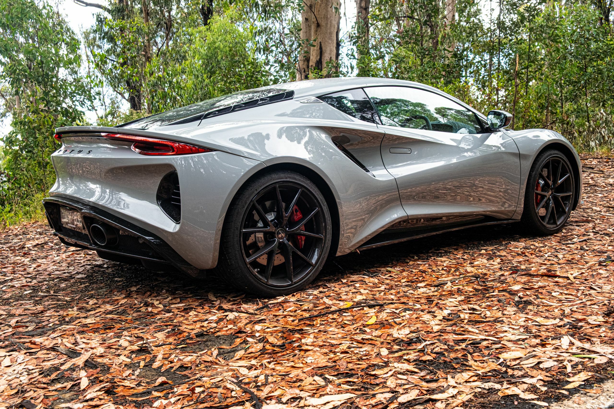 The 2026 Lotus Emira Turbo SE Feels Like An AMG Experiment, But It’s Not | Review