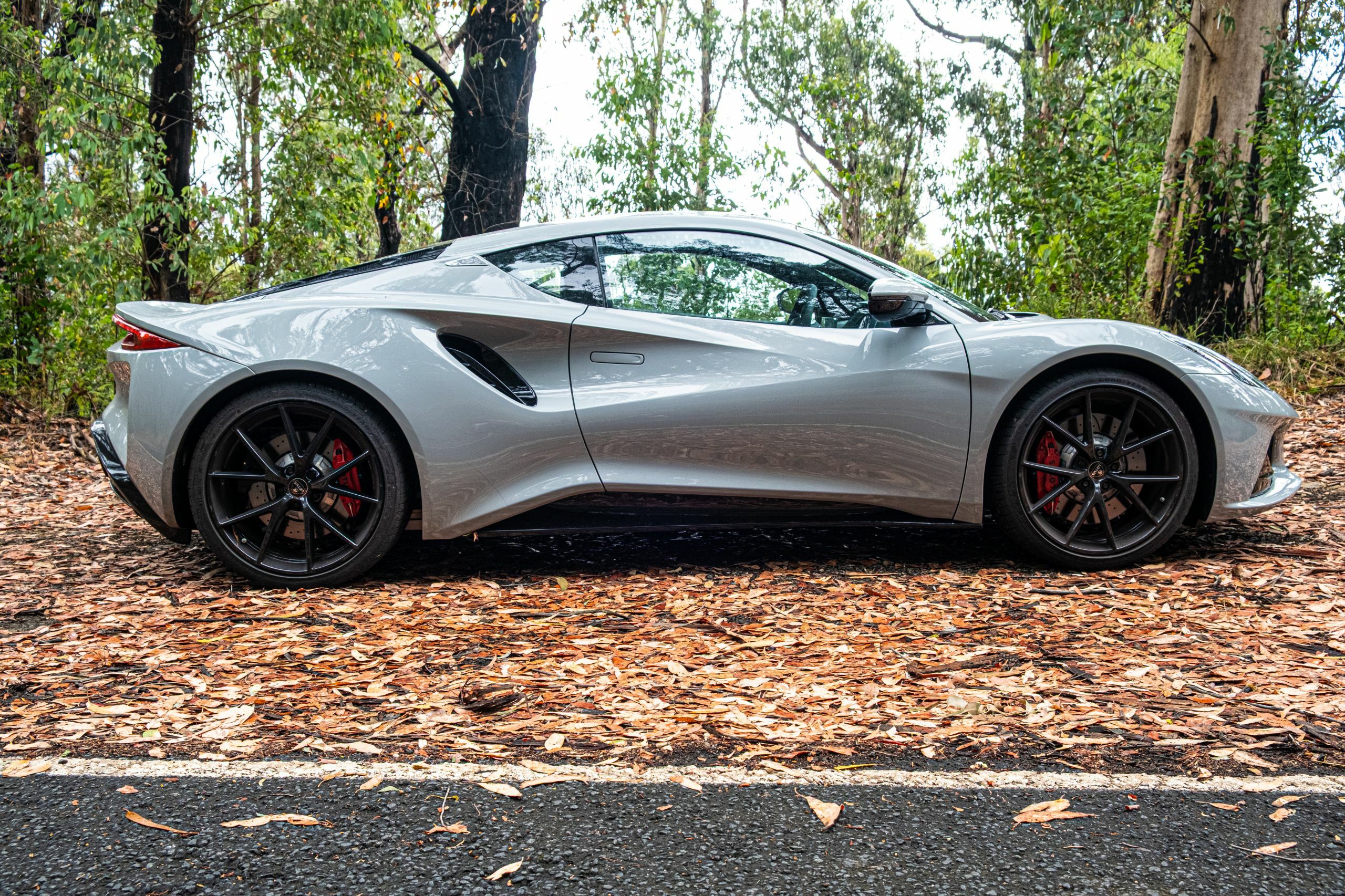 The 2026 Lotus Emira Turbo SE Feels Like An AMG Experiment, But It’s Not | Review