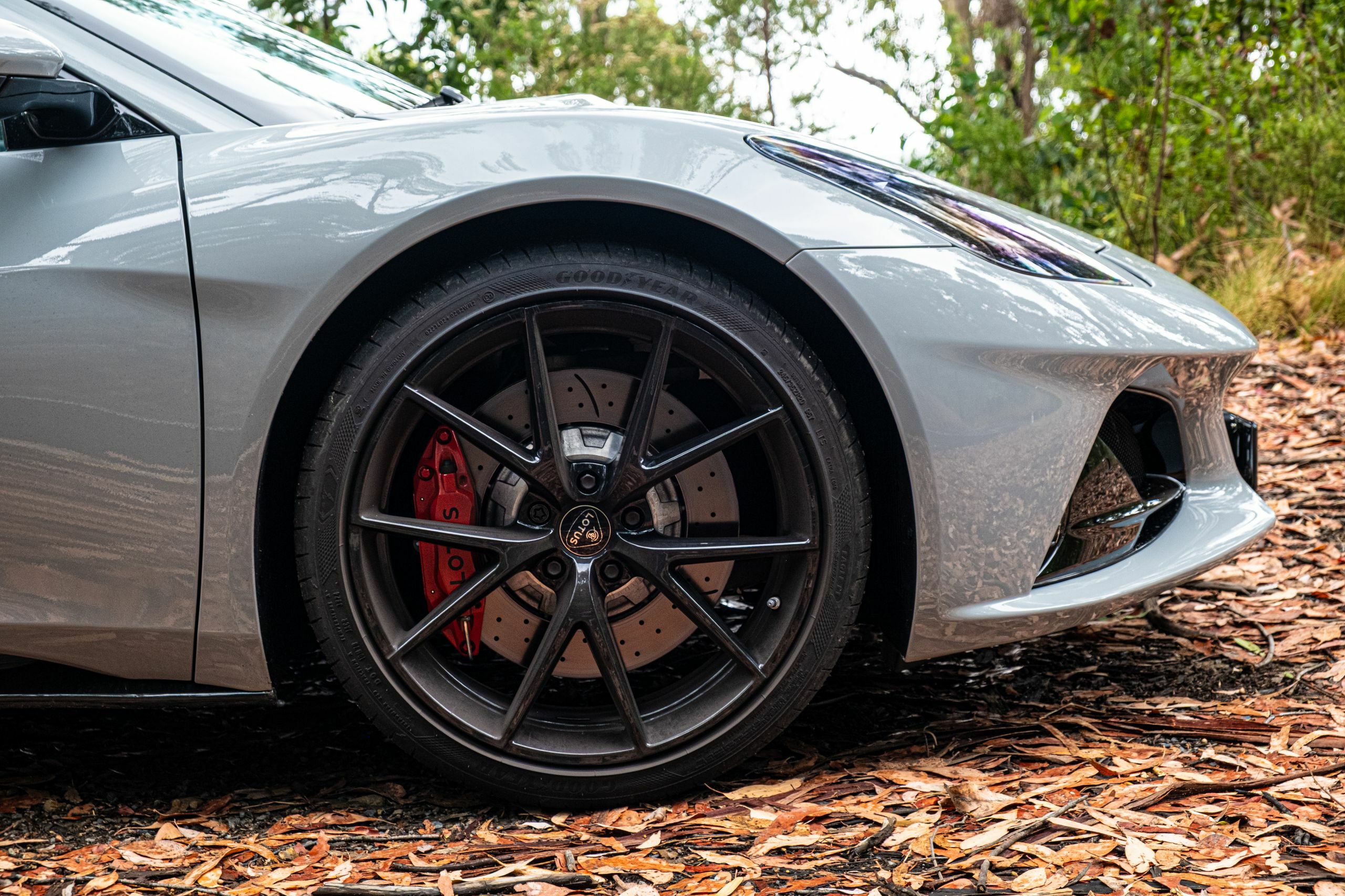 The 2026 Lotus Emira Turbo SE Feels Like An AMG Experiment, But It’s Not | Review