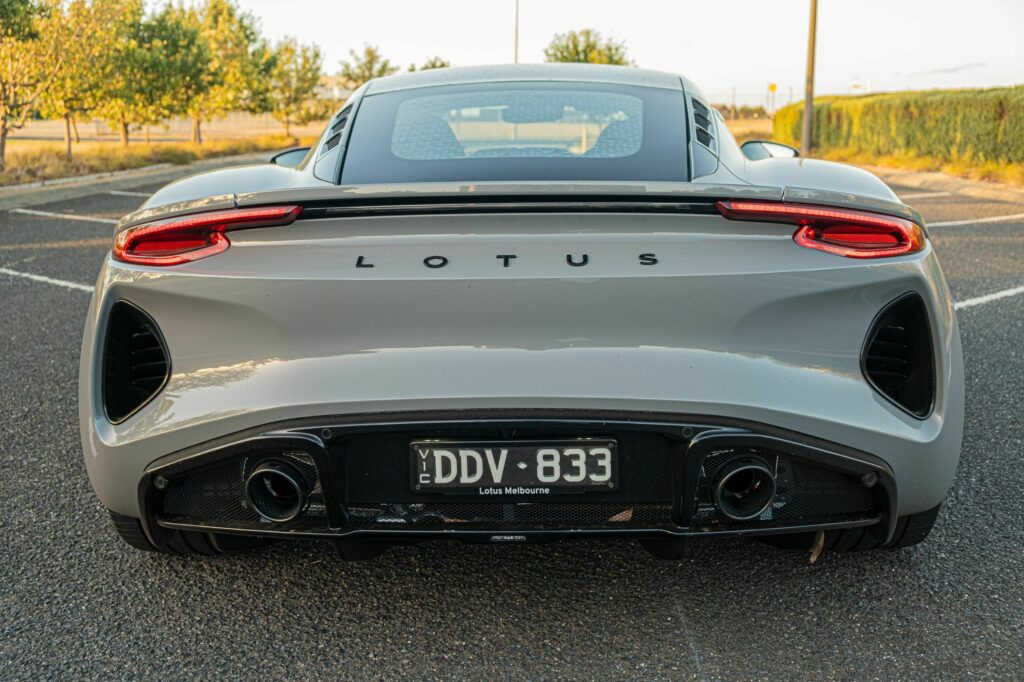  The 2026 Lotus Emira Turbo SE Feels Like An AMG Experiment, But It&rsquo;s Not | Review