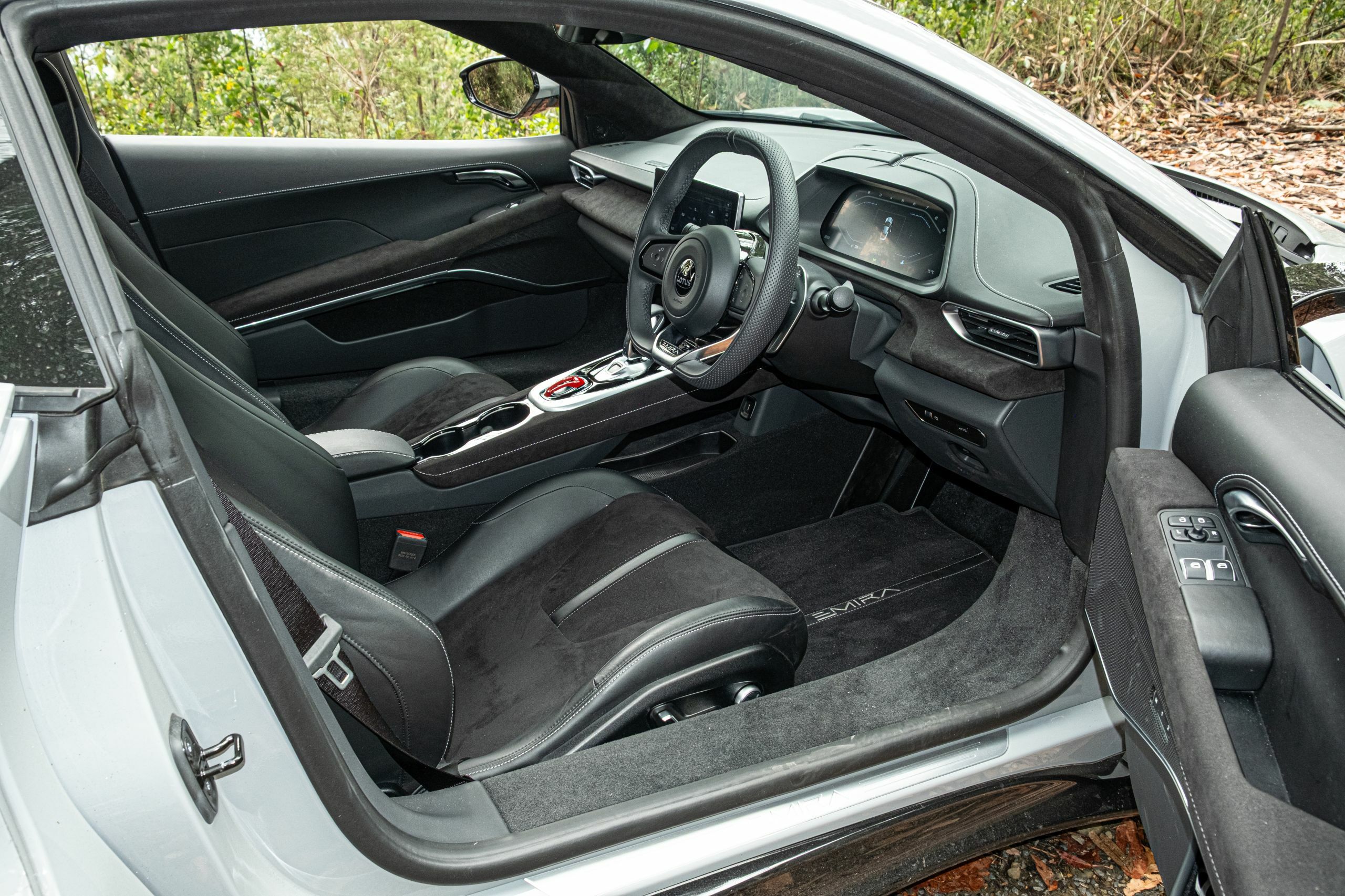 The 2026 Lotus Emira Turbo SE Feels Like An AMG Experiment, But It’s Not | Review