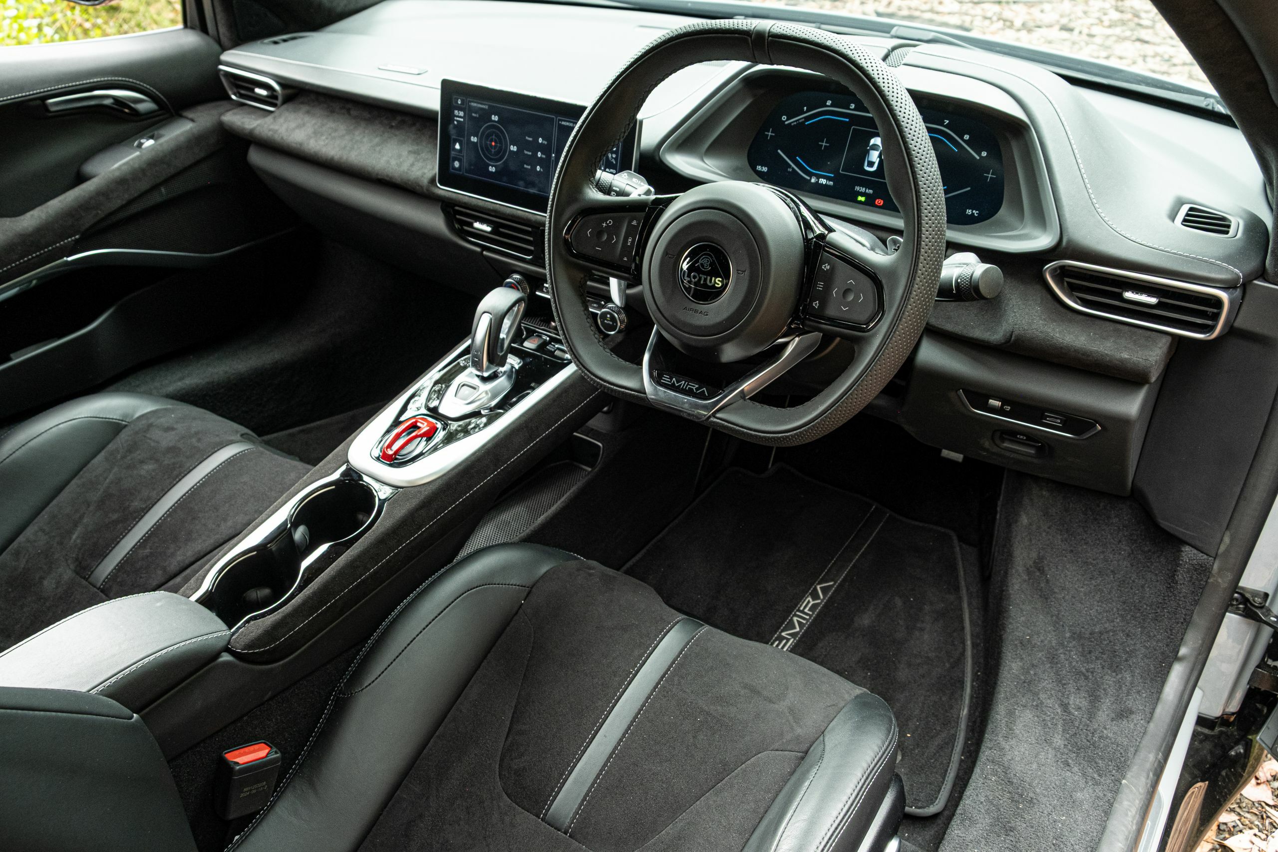 The 2026 Lotus Emira Turbo SE Feels Like An AMG Experiment, But It’s Not | Review