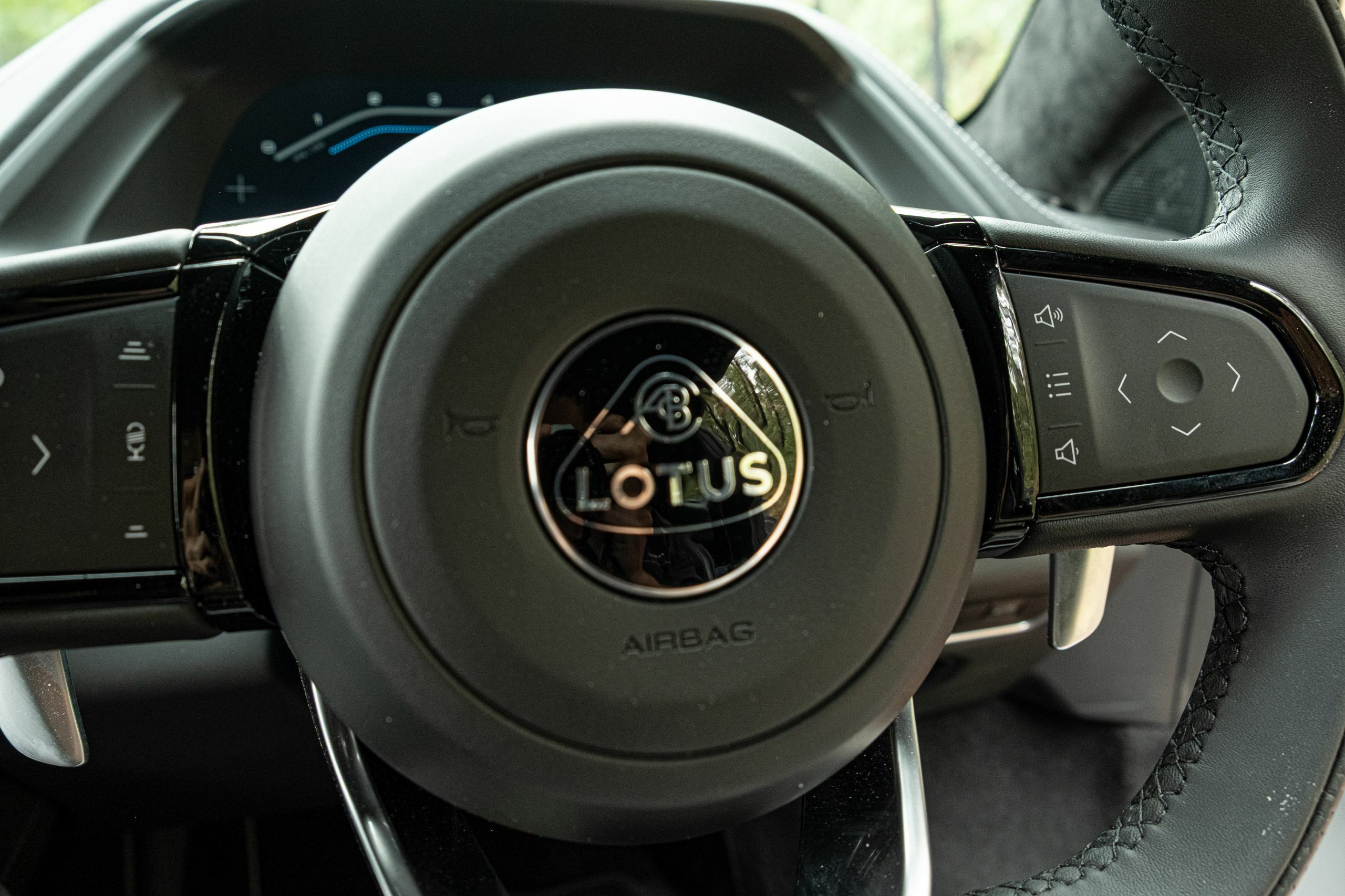 The 2026 Lotus Emira Turbo SE Feels Like An AMG Experiment, But It’s Not | Review