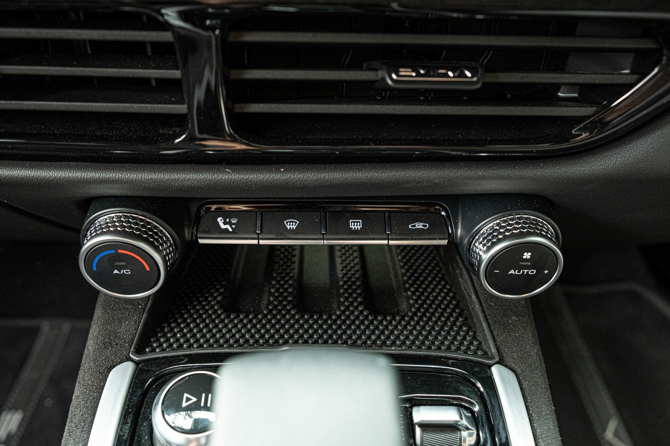 The 2026 Lotus Emira Turbo SE Feels Like An AMG Experiment, But It’s Not | Review