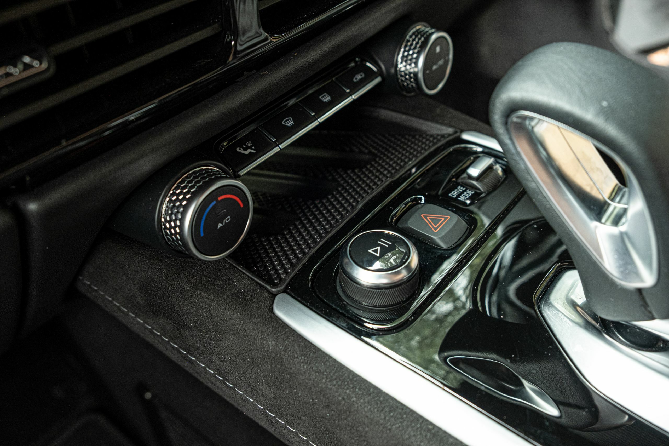 The 2026 Lotus Emira Turbo SE Feels Like An AMG Experiment, But It’s Not | Review