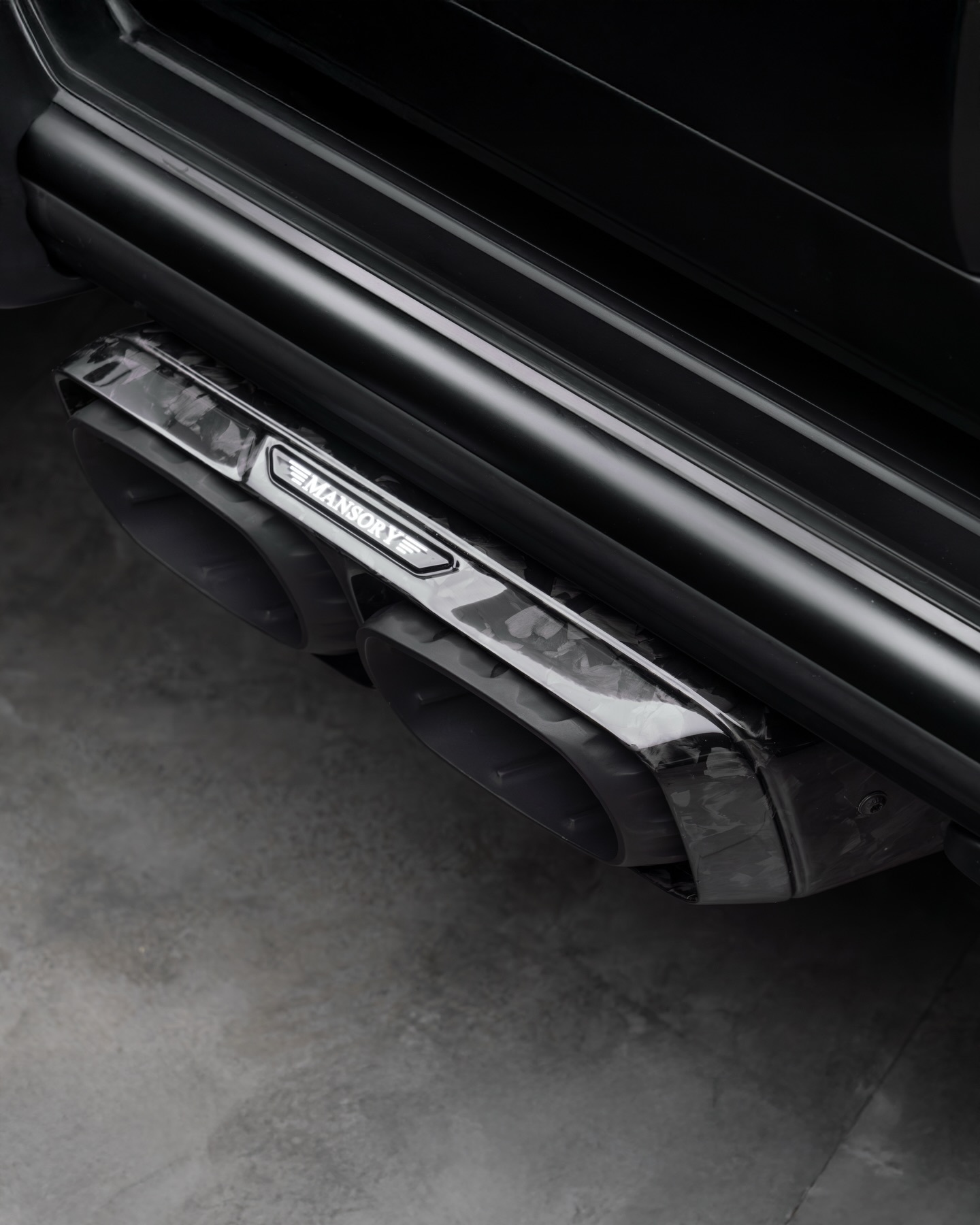 Цей дводверний G-Wagen схожий на дуже дорогий жарт, який можуть придбати лише вісім осіб