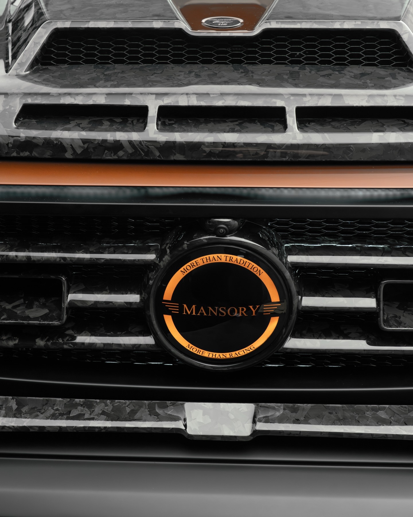 Цей дводверний G-Wagen схожий на дуже дорогий жарт, який можуть придбати лише вісім осіб