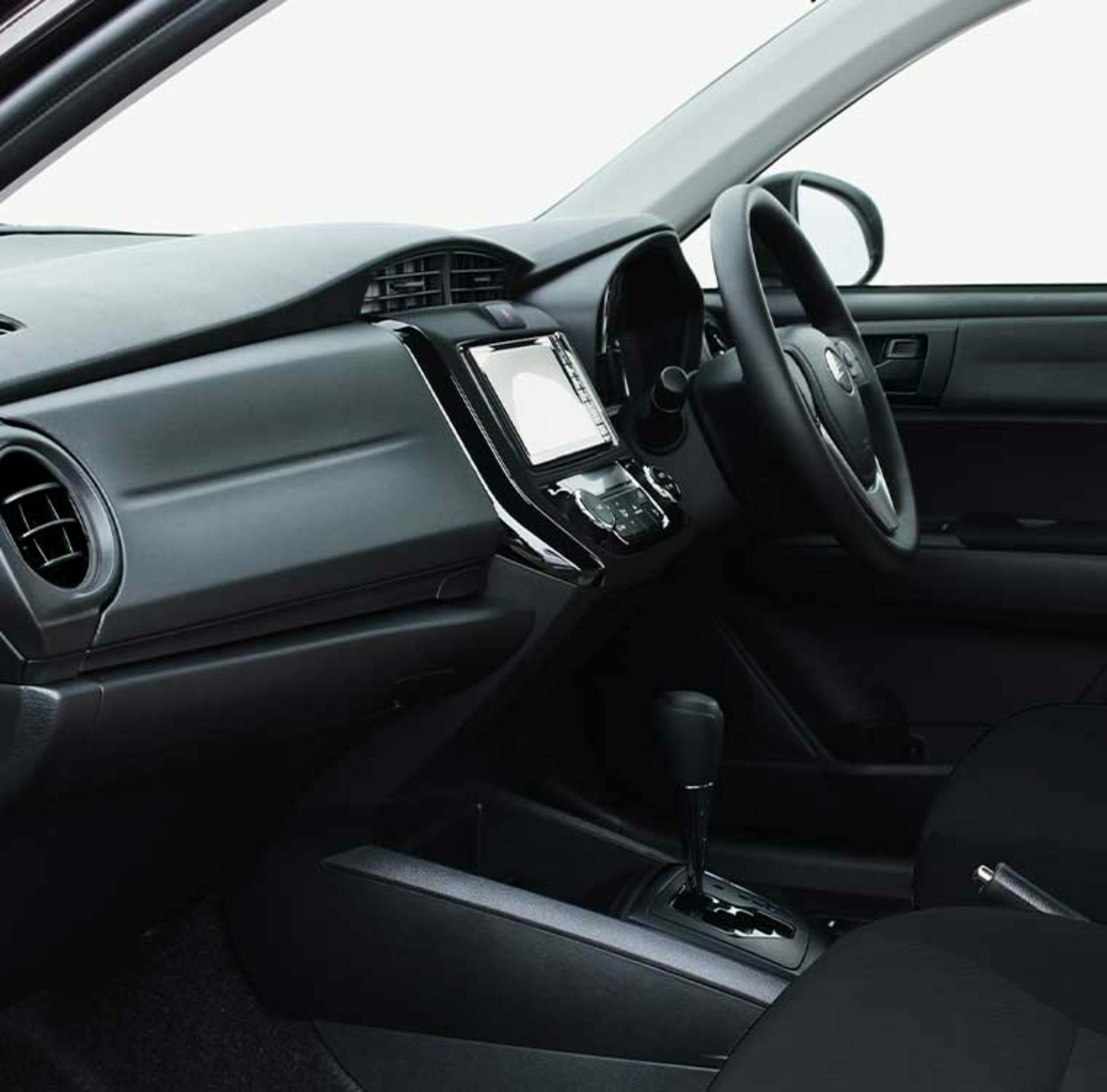 Найдивніша Toyota від Mitsuoka нарешті звільняється