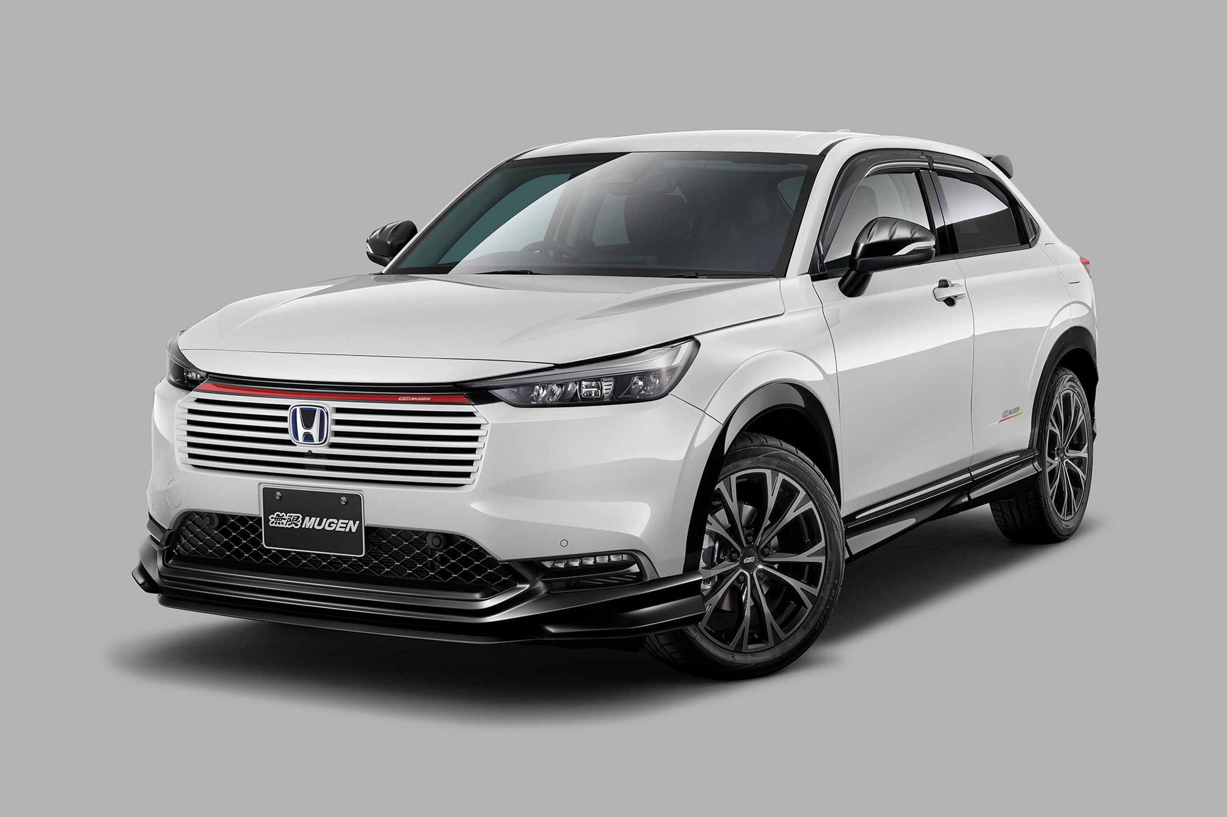 Mugen HR-V має два вихлопні патрубки, але потужності вистачає лише на один