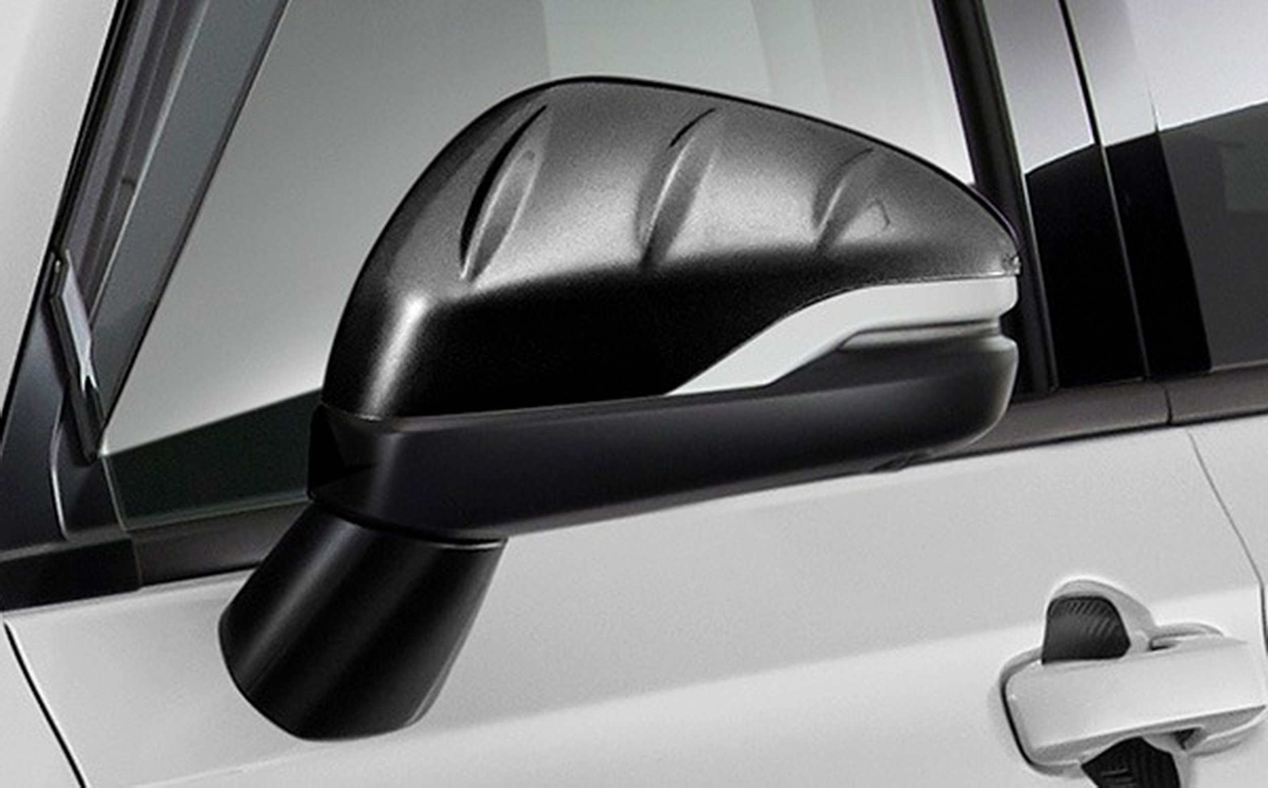 Mugen HR-V має два вихлопні патрубки, але потужності вистачає лише на один