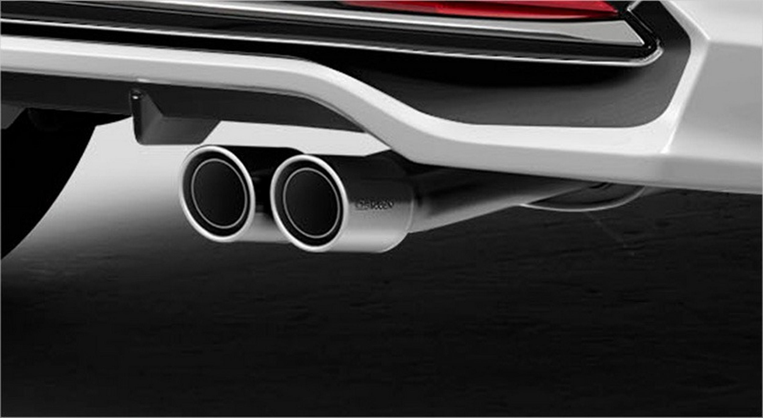 Mugen HR-V має два вихлопні патрубки, але потужності вистачає лише на один