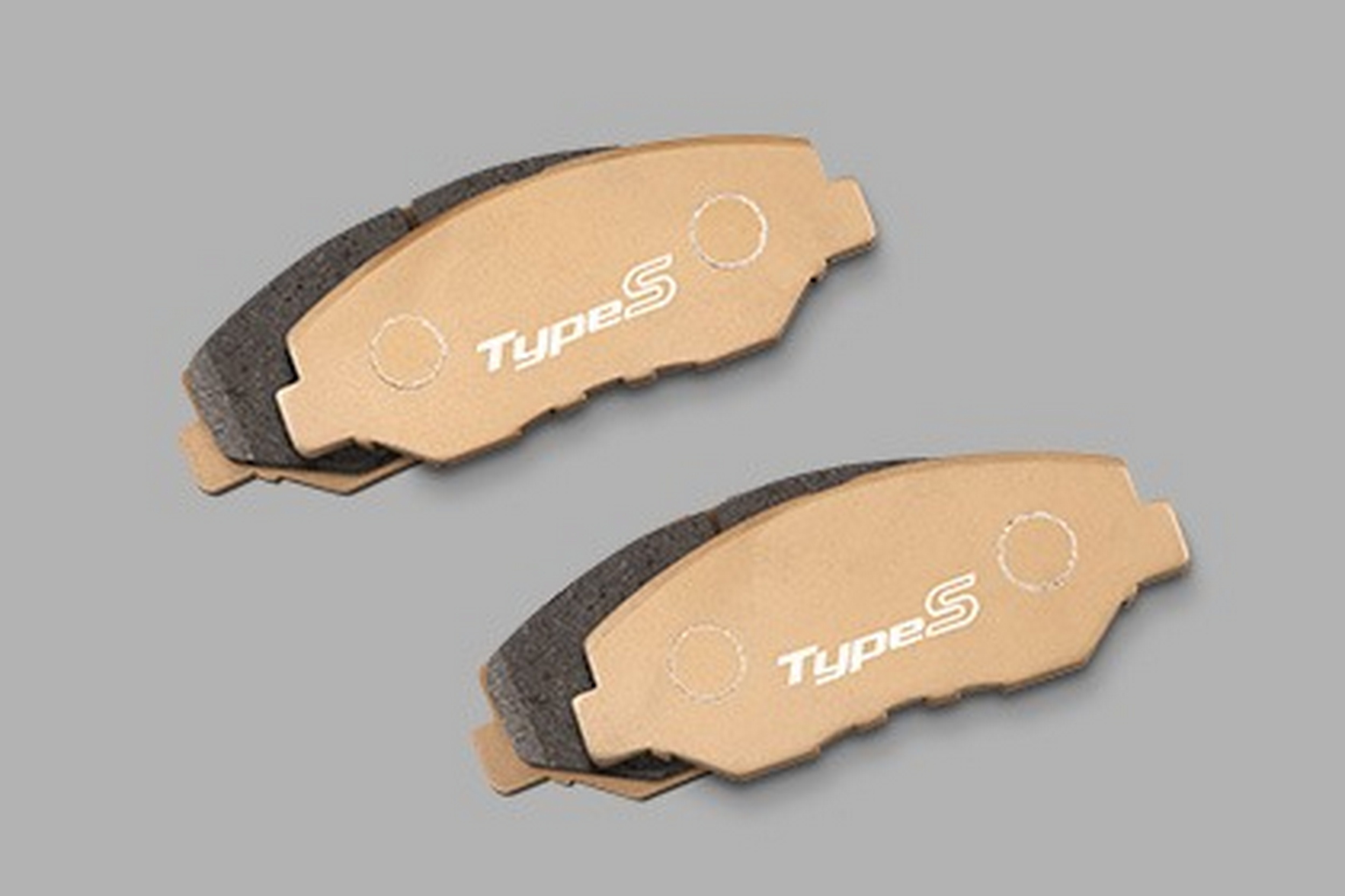 Mugen HR-V має два вихлопні патрубки, але потужності вистачає лише на один