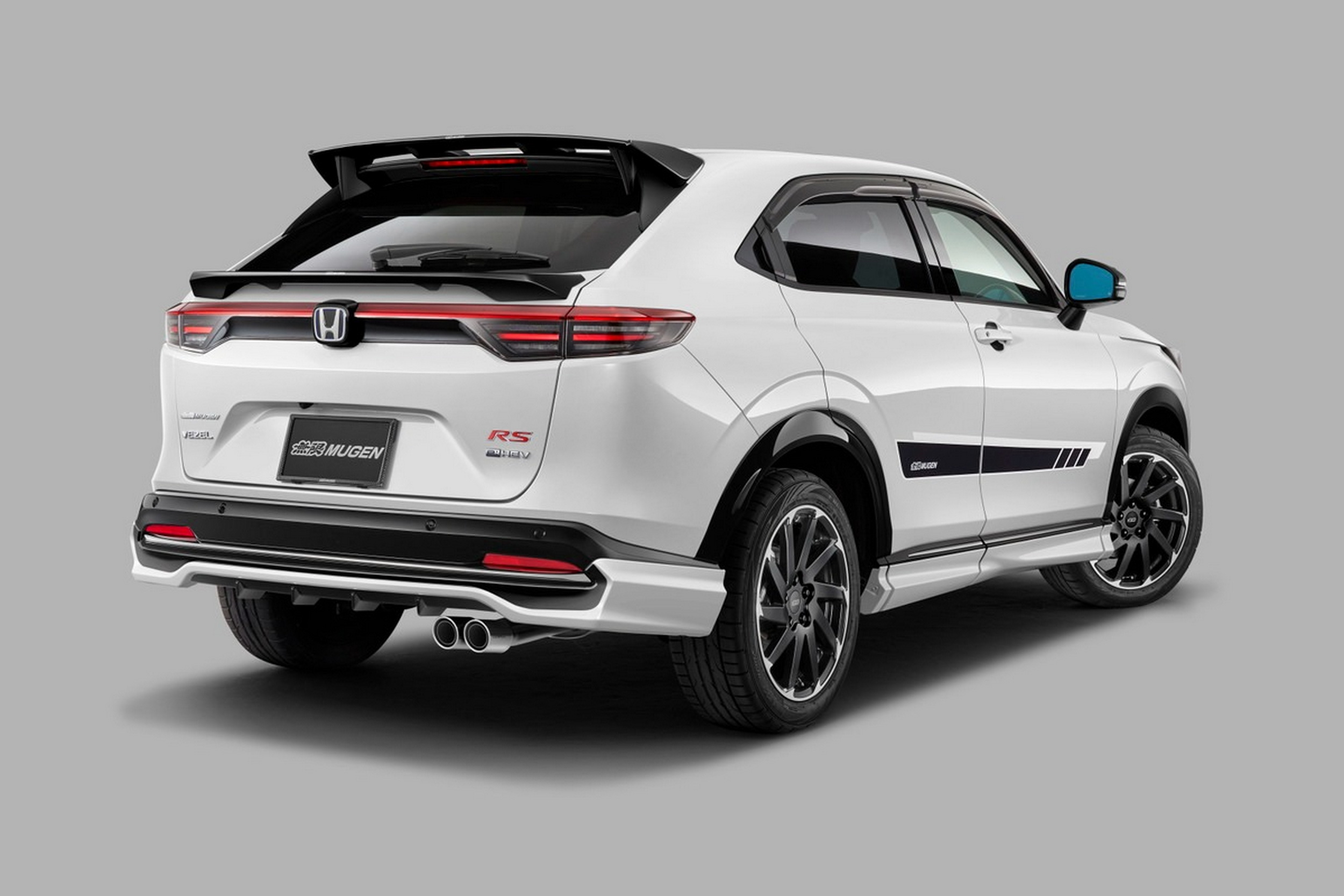 Mugen HR-V має два вихлопні патрубки, але потужності вистачає лише на один