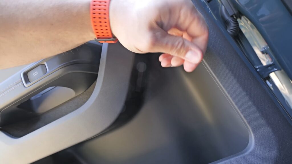  Rivian&rsquo;s R2 Doesn&rsquo;t Fix A Critical Flaw That Matters When Seconds Count